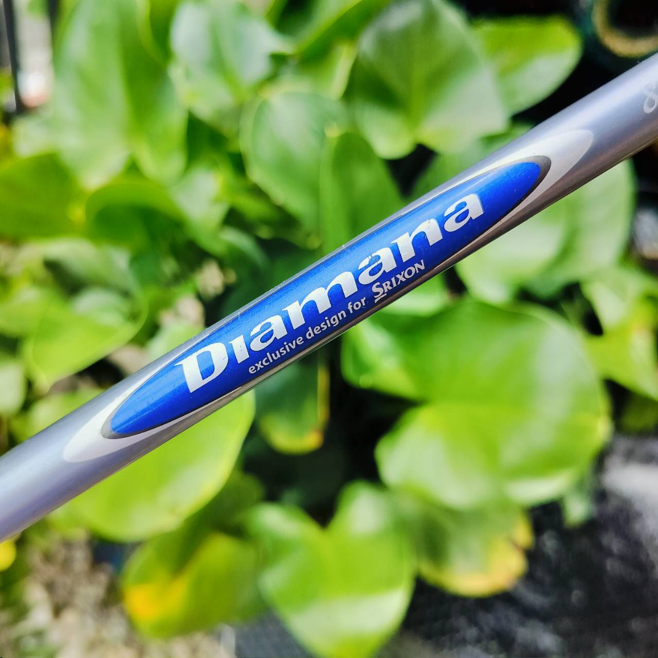 UT4 SRIXON HYBRID องศา 22 ก้าน DIMANA FLEX R รุ่นนี้วางทังสเตนไว้สองจุด ทำให้ตีตรงมากๆ และ CG ต่ำ ตีลอยง่ายๆ เสียงเพราะ ตีสนุกค่ะ ไม้กอล์ฟพรีเมี่ยมญี่ปุ่นมือสอง ของแท้ By NakaraLuxurious