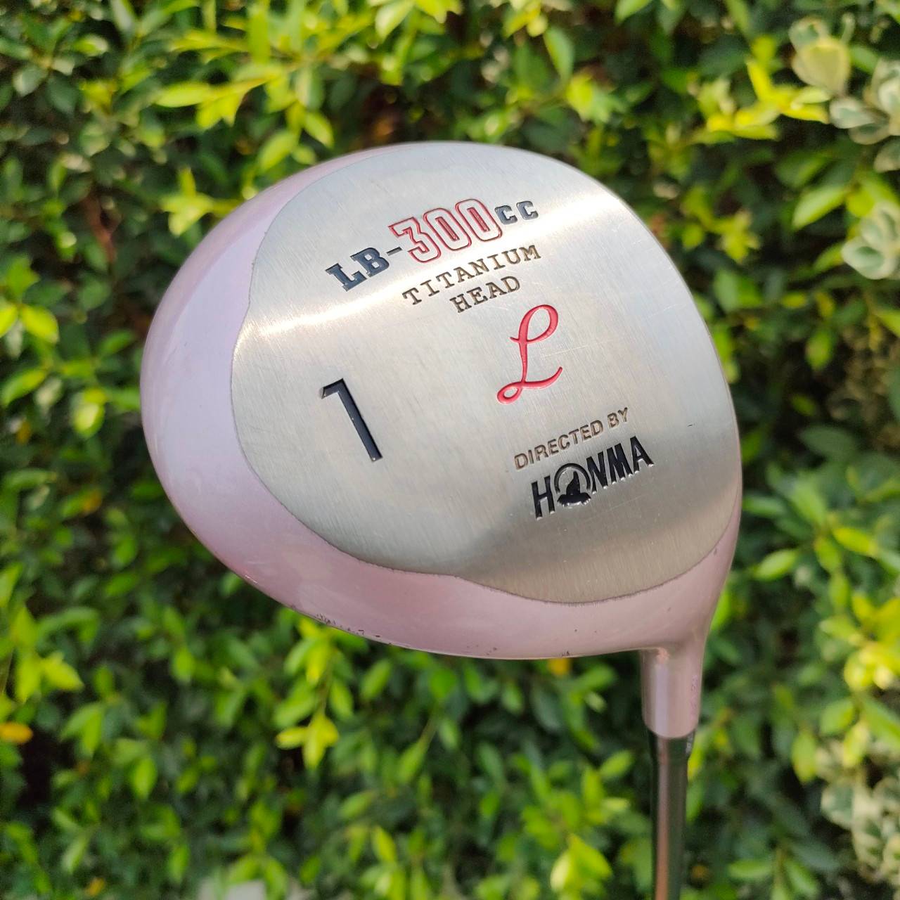 ** ไม้กอล์ฟสำหรับผู้หญิง ** DRIVER HONMA LB-300 TITANIUM HEAD ก้าน FEATHER WEIGHT FLEX L ก้าน 2 ดาว คุณผู้หญิงเหมาะมากๆ พรีเมี่ยมญี่ปุ่น สีสวย ตีง่าย เบาสบาย ก้านดีมาก