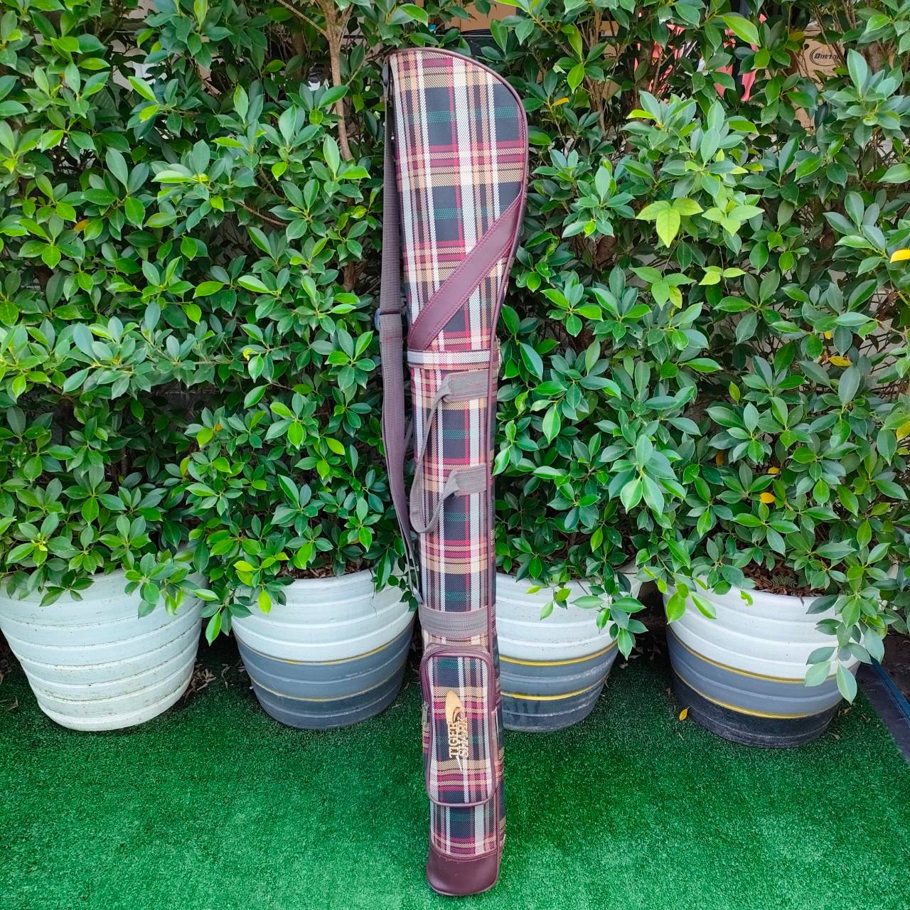 ถุงกอล์ฟ HAIF SET TIGER SIIARK มือสอง ลายสก๊อตสุดเท่ สภาพสวย