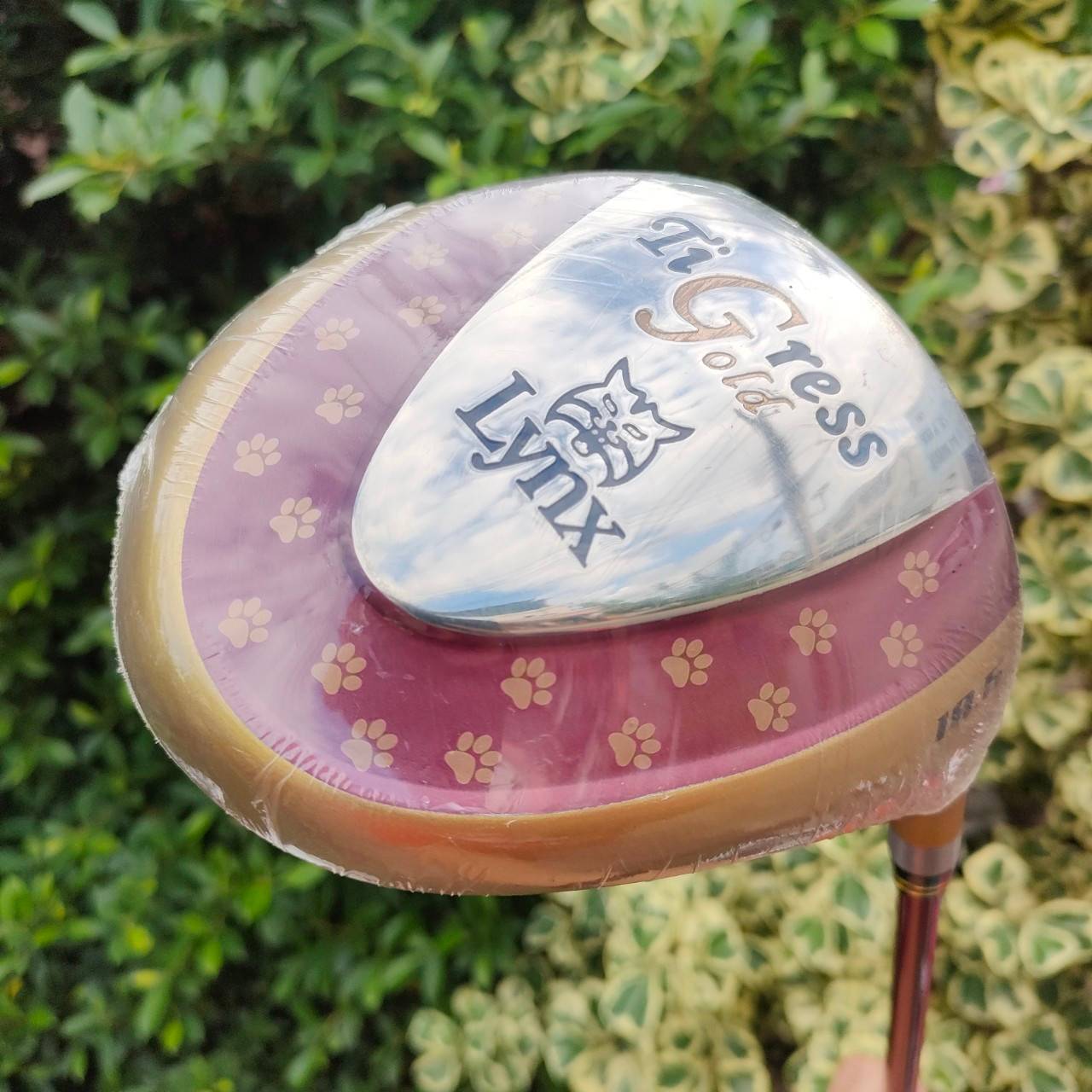 FULLSET LYNX TiGress Gold ของใหม่!! มี Driver และ FW 3 - 5, HYBRID, ชุดเหล็ก CAVITY แบบตีง่ายมาก ก้านกราไฟต์สุดนุ่ม สุดพรีเมี่ยม!! ถุงกอล์ฟ LYNX สวยเดิมทั้งหมด!! ไม้กอล์ฟมือสอง ของแท้ BY NakaraLuxurious
