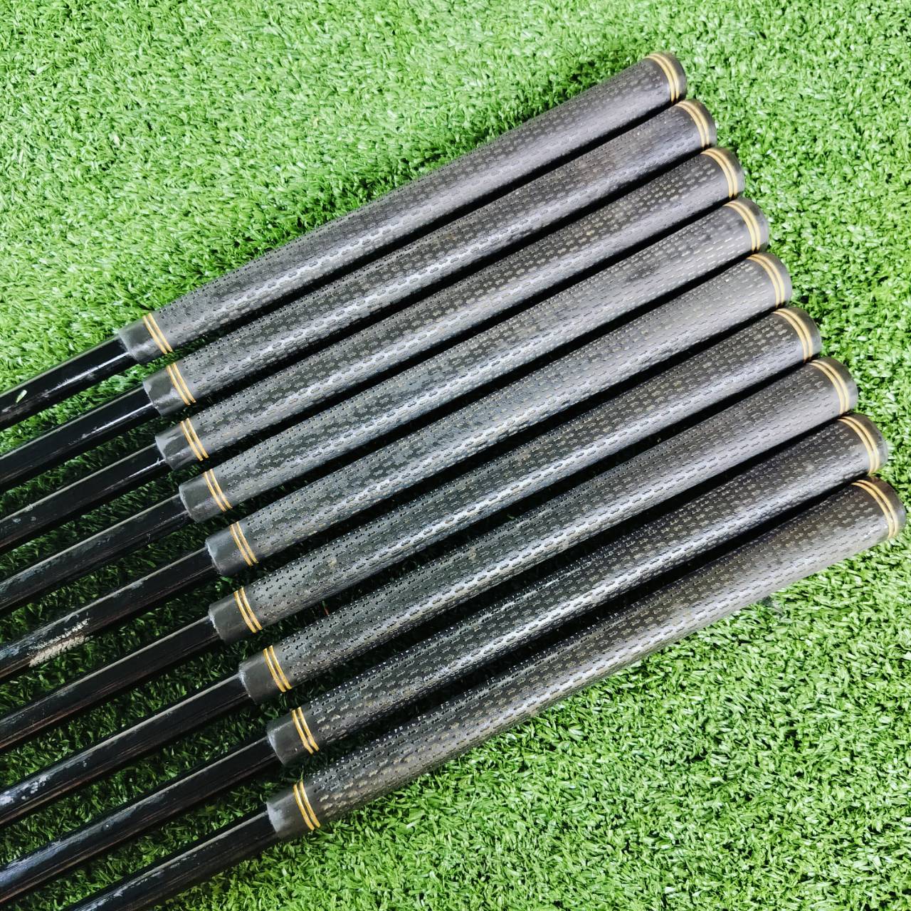 ชุดเหล็ก WILSON X-31 MUSCLE BACK TECNOLOGY ก้าน MEN'S FLEX ของผู้ชาย มีตั้งแต่เหล็ก 3 - 9 PW SW ครบๆ ใบ CAVITY ตีง่ายมาก ไม้กอล์ฟมือสอง ของแท้ By NakaraLuxurious
