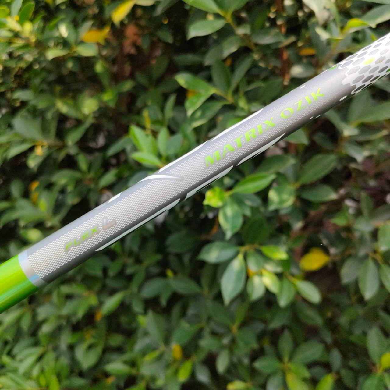 ** ไม้กอล์ฟสำหรับผู้หญิง ** DRIVER TAYLORMADE RBZ HL ก้าน TAYLORMADE RBZ ROCKETBALLZ FLEX L หัวใหญ่ ตีง่าย น้ำหนักเบามากๆ สามารถไขปรับได้ หน้าสัมผัสกว้างมาก