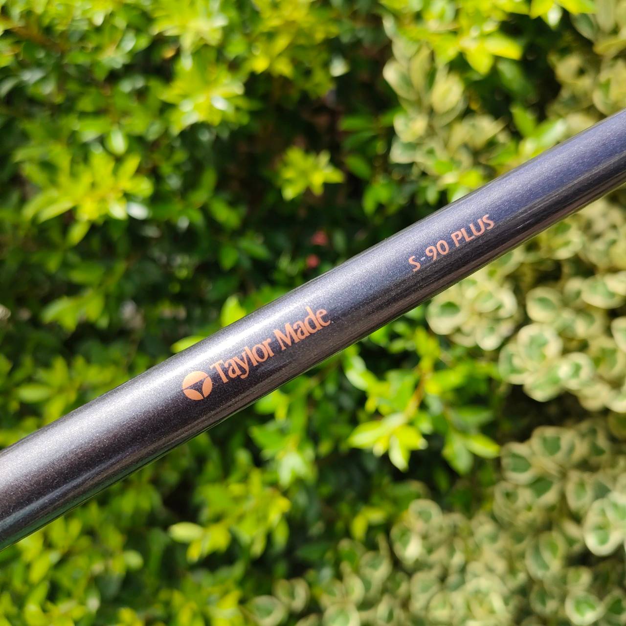 ก้าน TAYLORMADE มือสอง ความยาว 42 นิ้ว FLEX S ** ก้านสำหรับใส่ เเฟร์เวย์ ** เป็นก้าน BUBBLE อ้วน - ผอม ใช้ดีมาก ฟีลลิ่งไม่เหมือนทั่วไป ตีแล้วทั้งแม่นยำลดสั่ง และรีดระยะ ลูกลอยง่าย