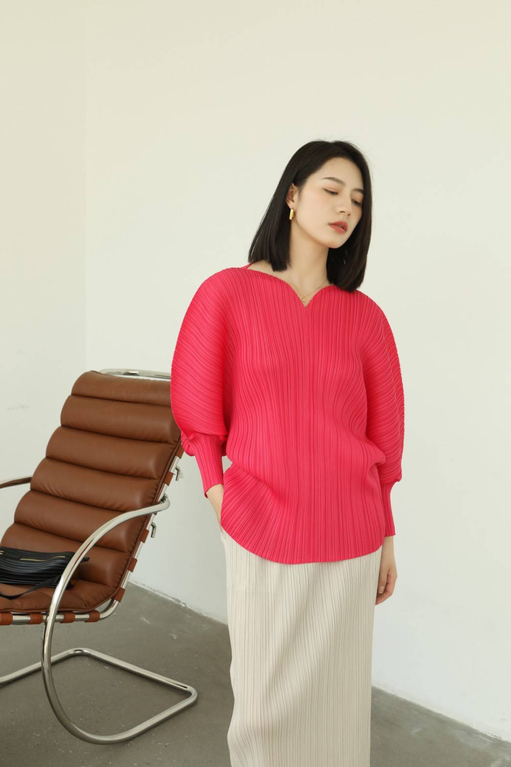ปรับราคาลง20%!! 2MUAY รุ่น GJO2682 HEART NECK VOLUMESLEEVE PLEAT TOP เสื้อผู้หญิง เสื้อพลีทคุณภาพ 12สี FREE SIZE