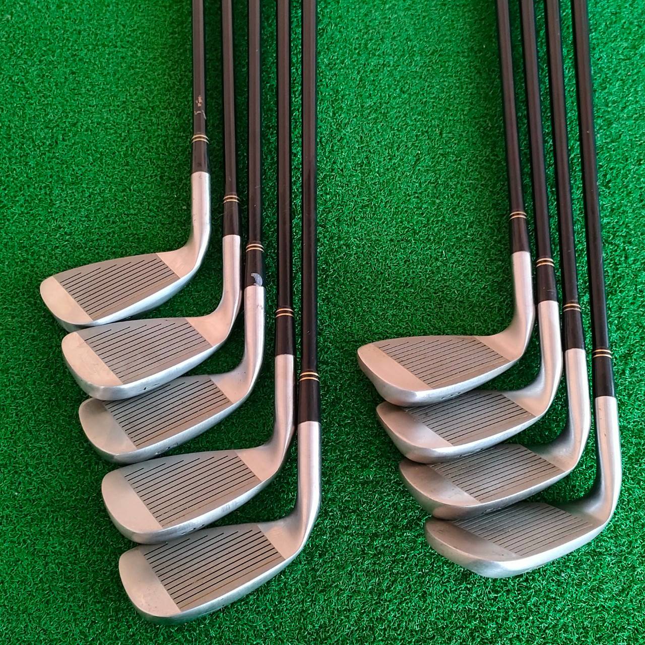 ชุดเหล็ก Renaissance CAVITY BACK มีเหล็ก 3-9 เเละ PW SW ก้าน PROFESSIONAL R MADE IN JAPAN สุดหรู สภาพสวยมาก เดิมๆทุกอย่าง ก้านกริพ ครับ