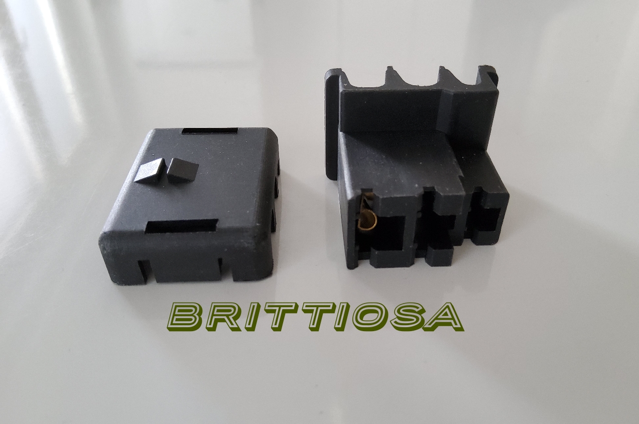 ACR vaihtovirtalaturin liitin =12e