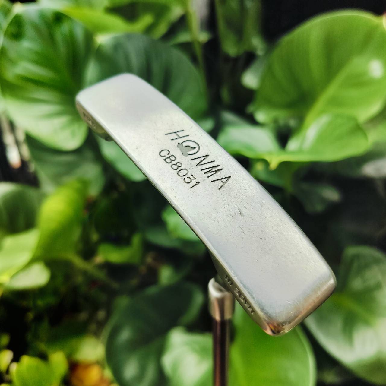 PUTTER HONMA CB8031 ความยาว 33 นิ้ว คอไม้ออกแบบพิเศษ พัตต์ง่ายมาก ฟอลโล่ทรูง่ายมากค่ะ ก้านเป็นกราไฟต์ คุณผู้หญิงก็ใช้ได้ ไม้กอล์ฟพรีเมี่ยมมือสอง ของแท้ By NakaraLuxurious