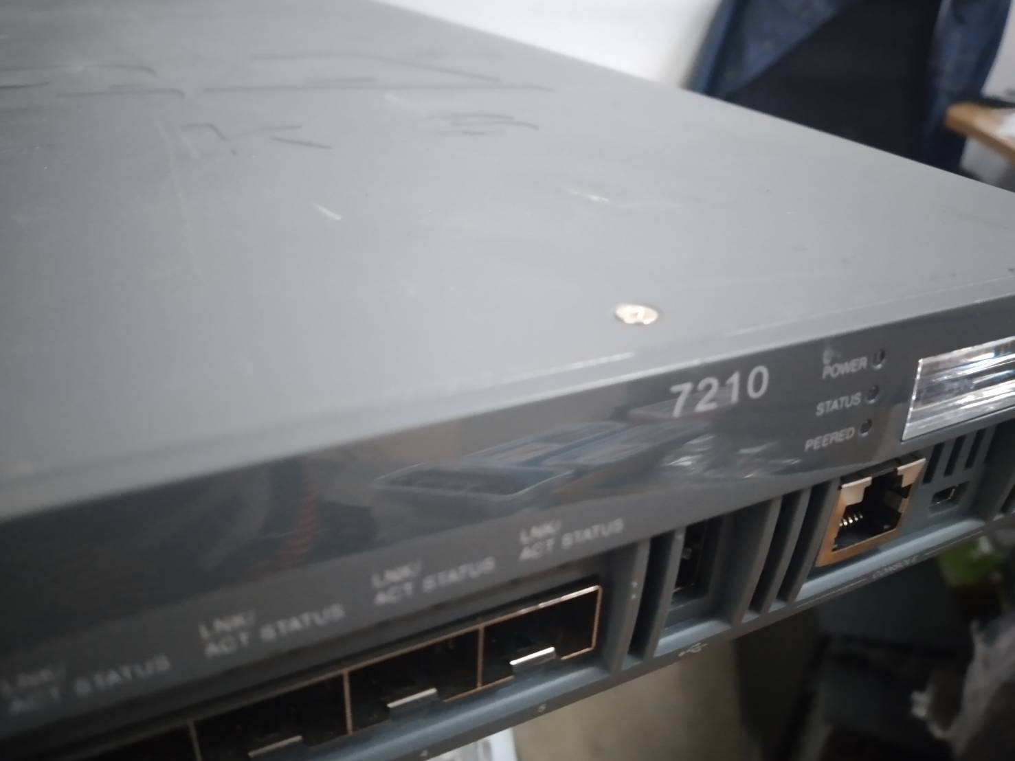 HPE JW743A Aruba 7210 4p 10GBase-X (SFP+) 2p Dual Pers Controller (RW) + PSU