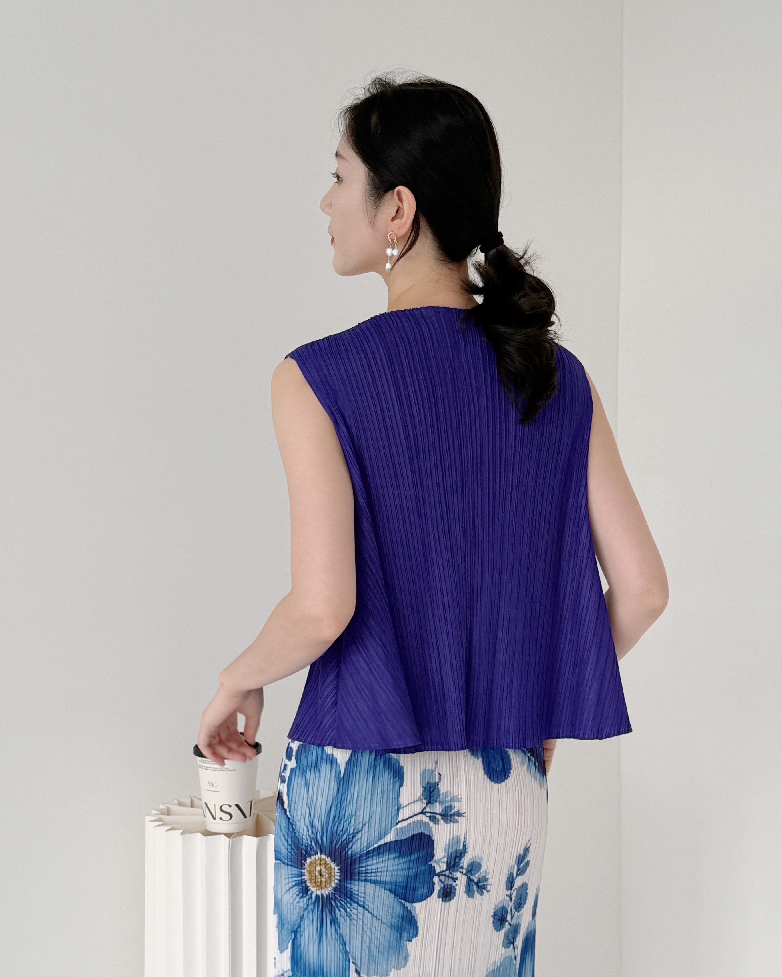 2MUAY รุ่น GJO10319 เสื้ออัดพลีท SLEEVELESS BUTTON FRONT PLEATED TOP 12 สี FREE SIZE