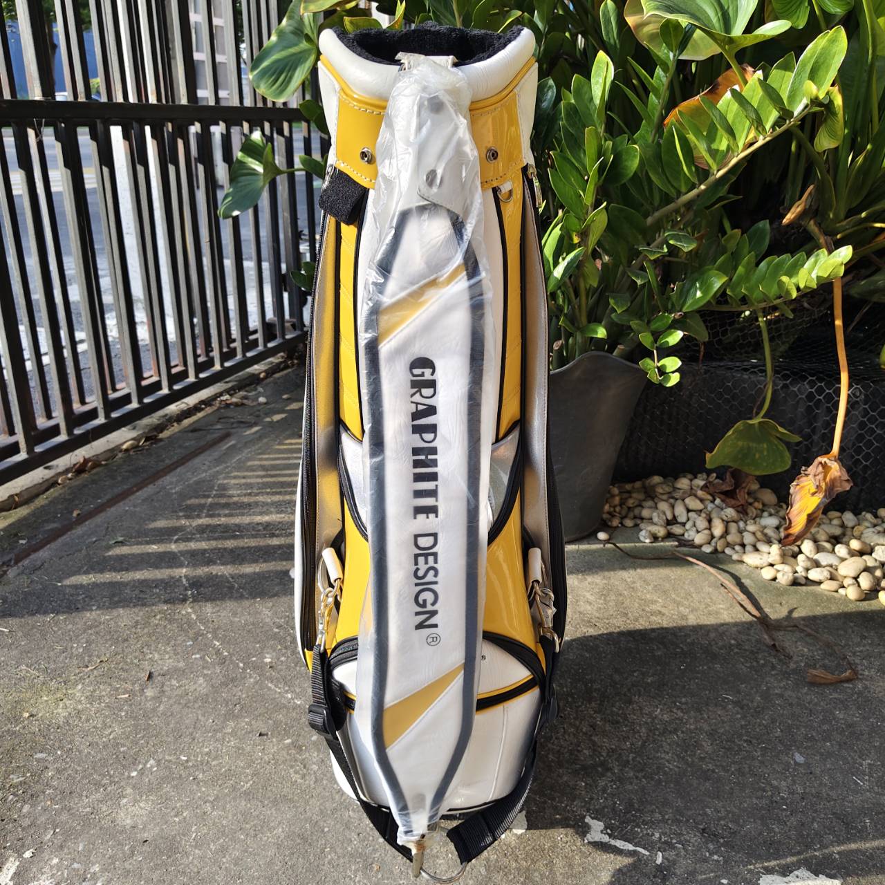 จัดให้แบบเต็มที่กับสุดยอดถุงกอล์ฟ3 ถุงกอล์ฟ TOUR AD ถุง TOUR ใบใหญ่ มือสองสภาพสวยมาก แทบไม่ได้ใช้เลย