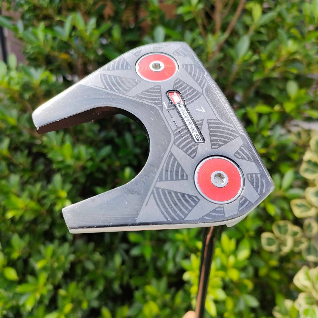 PUTTER ODYSSEY O WORKS 7 ความยาว 34 นิ้ว ก้านดำ สวยมาก เป็นรูปแบบยอดนิยมที่สุดในเวลานี้ พัตต์ดีมากๆ พัตต์ตรง หน้าสัมผัสดีมาก