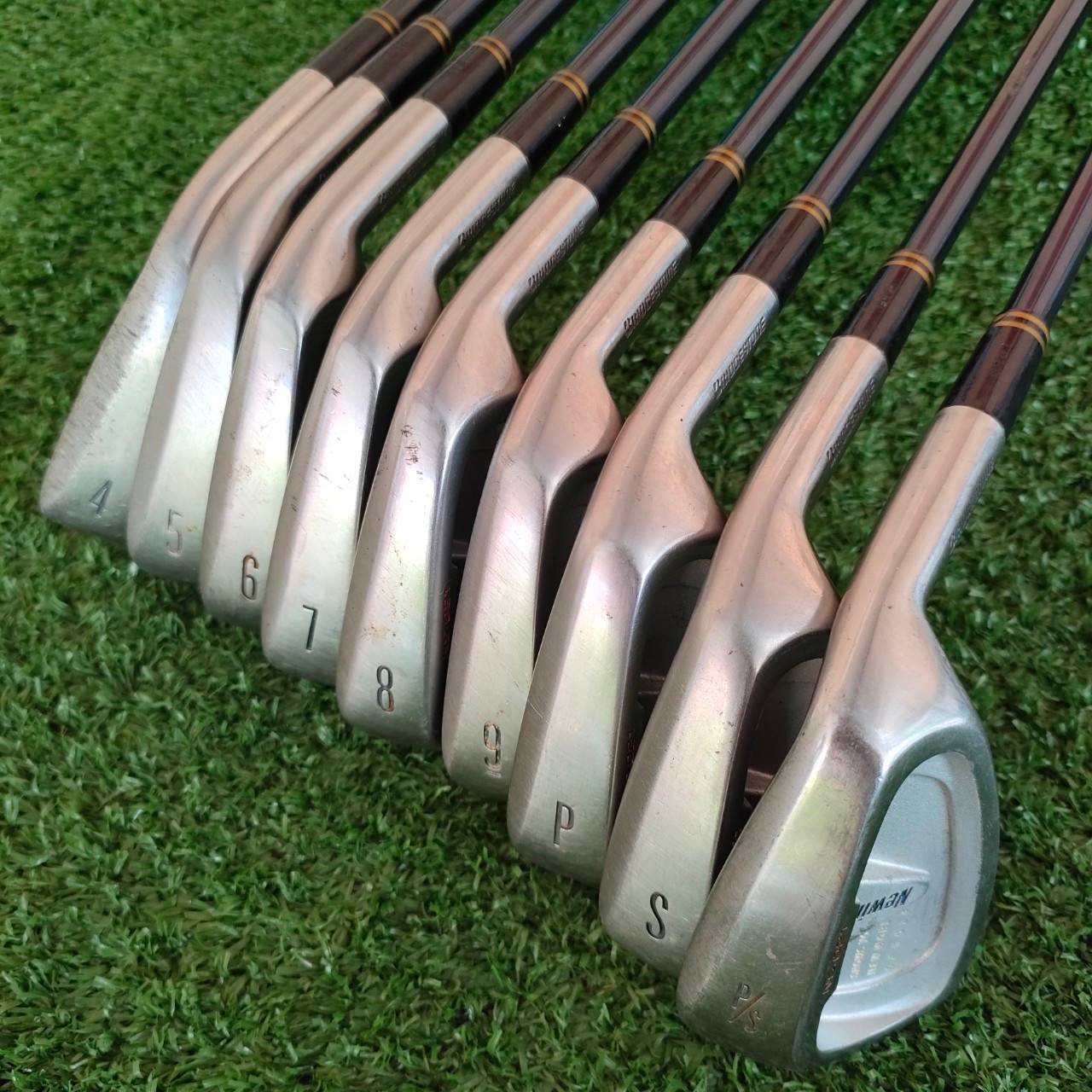 ชุดเหล็ก BRIDGESTONE NEWING NS-021 ก้าน FIBER CRAFT FLEX R สวเดิมทั้งหัวก้าน เหล็กชุดนี้ตีง่ายและระยะดีจนน่าตกใจ เด้งๆหนึบๆ ตกหยุด แบบตีสบายๆเลยครับ MADE IN JAPAN