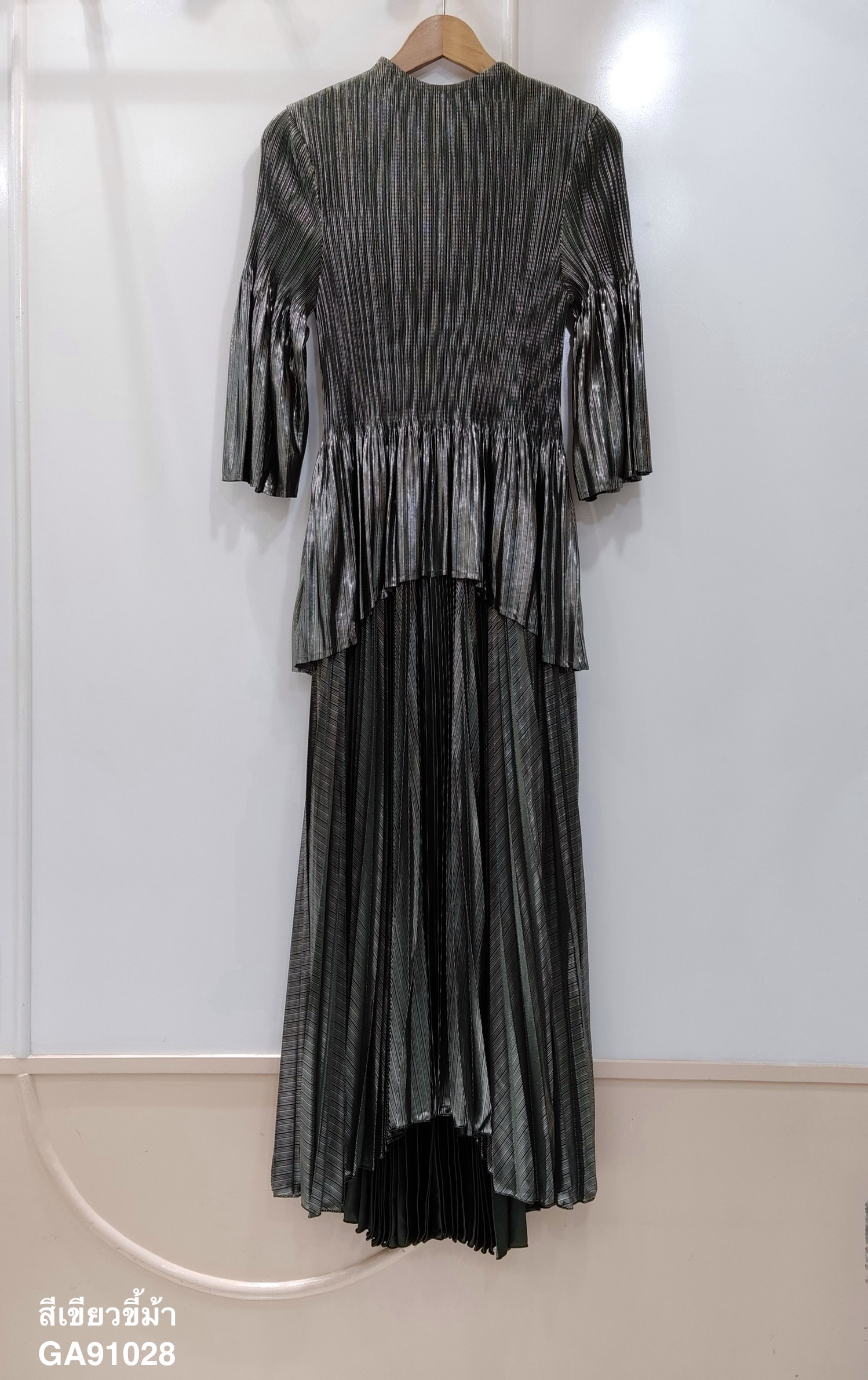 ปรับราคาลง30%!! 2MUAY รุ่น GA91028 เดรสพลีทคุณภาพ METALLIC FLARE PLEATED DRESS 5 สี FREE SIZE