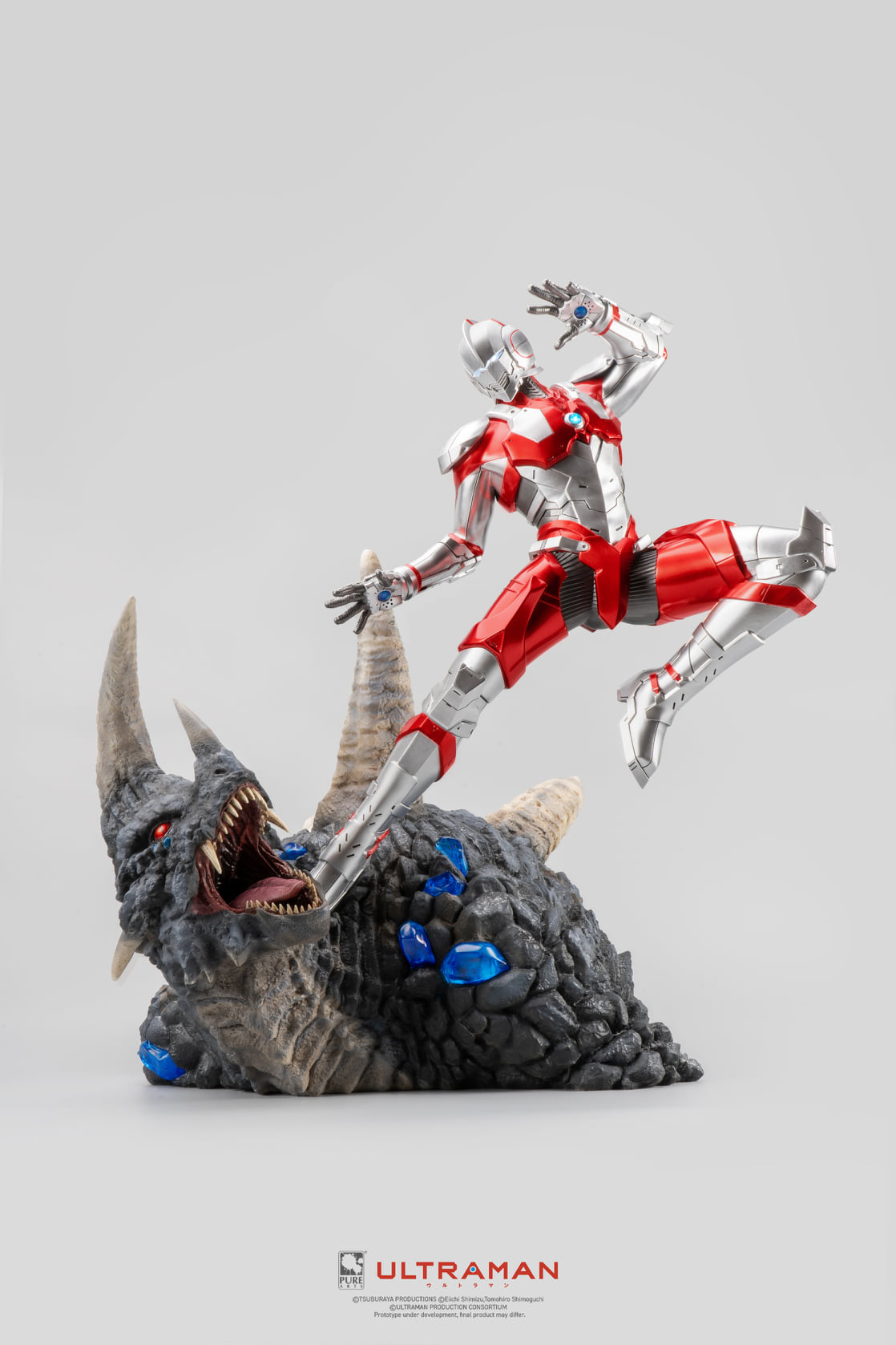 [สั่งจอง]Ultraman VS Black King 1/4 Statue [Standard Edition]