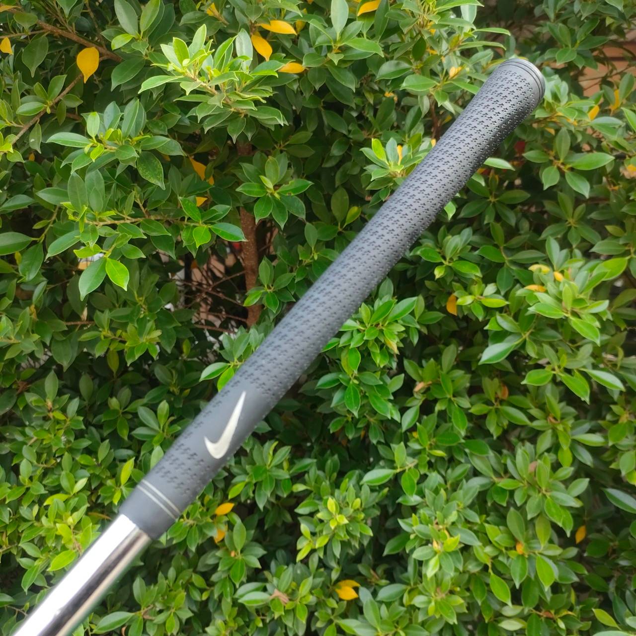 ชุดเหล็ก NIKE CCI มีเหล็ก 4-9 เเละ PW ก้าน N.S.PRO 950 GH FLEX S สภาพเดิมๆ เป็นชุดเหล็กตัวท๊อปของ NIKE ในตอนนั้น ,ตีง่าย มี POCKET CAVITY ด้านหลัง และเป็นเหล็กที่ตีมันส์มาก!! ไม้กอล์ฟมือสอง ของแท้ BY NakaraLuxurious