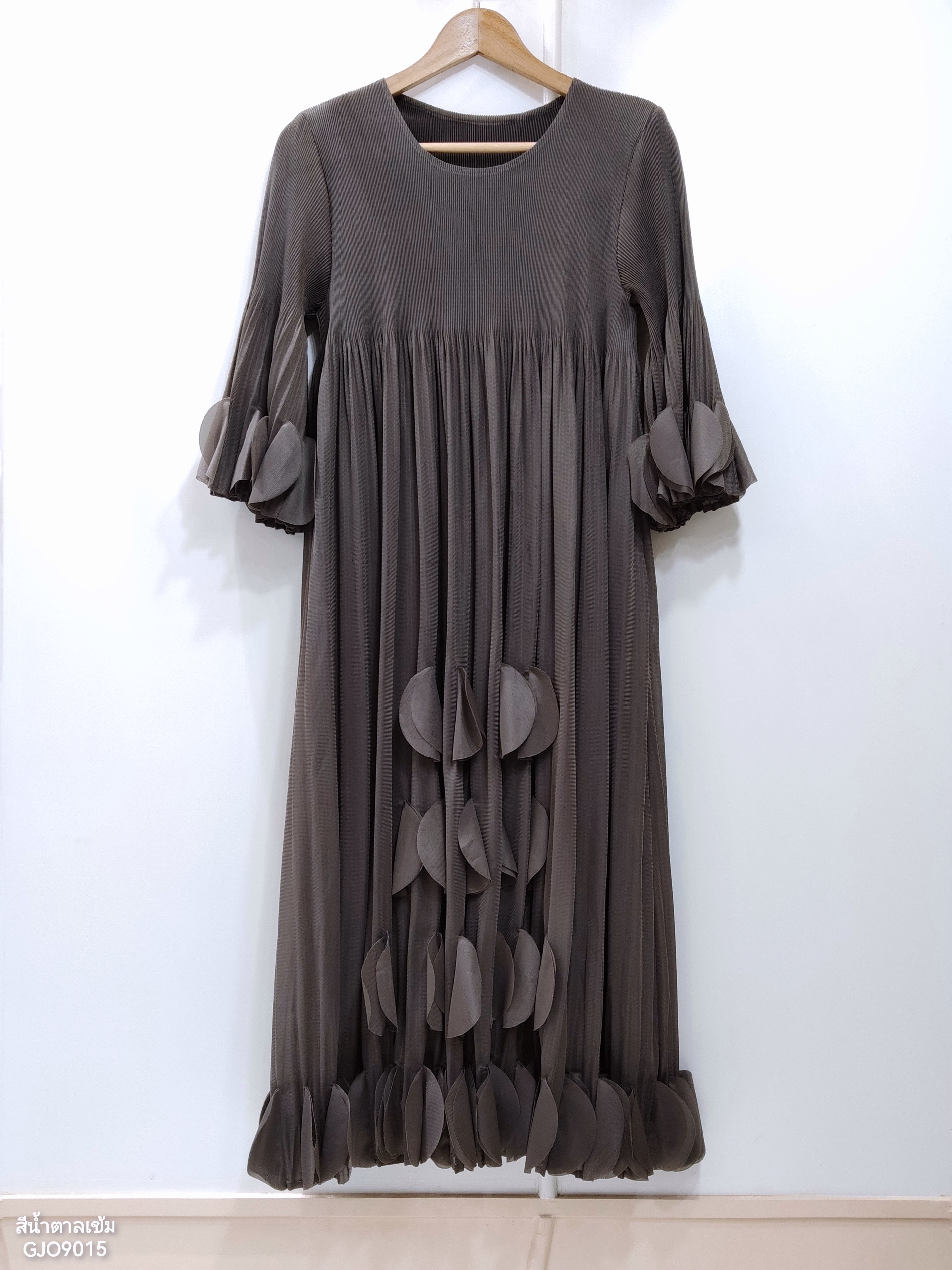 2MUAY รุ่น GJO9015 เดรสพลีทคุณภาพ FLARE SLEEVE PLEATED DRESS 4 สี FREE SIZE