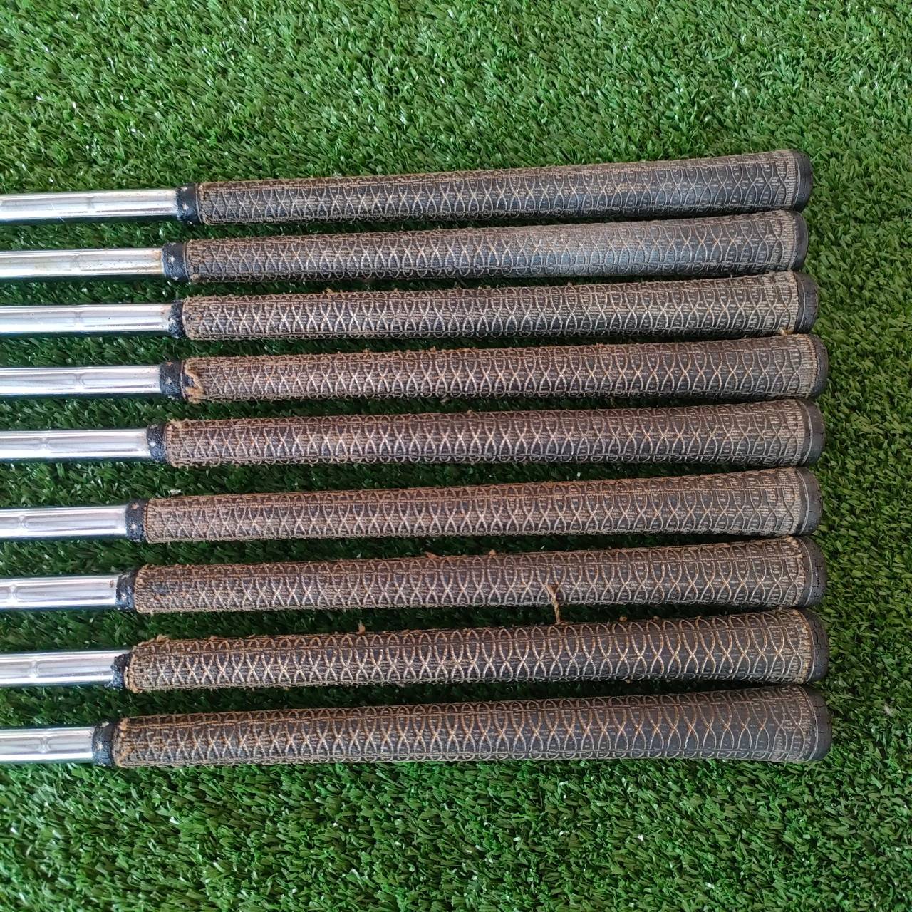 ชุดเหล็ก DYKA CORRECT SOLE มีเหล็ก 3-9 เเละ PW SW ก้านเหล็ก ** กริฟชุดนี้มีตำหนิ เสื่อมสภาพ ** เหล็กคมๆมันส์ๆตีไกล แม่นยำมาก!! ไม้กอล์ฟมือสอง ของแท้ BY NakaraLuxurious