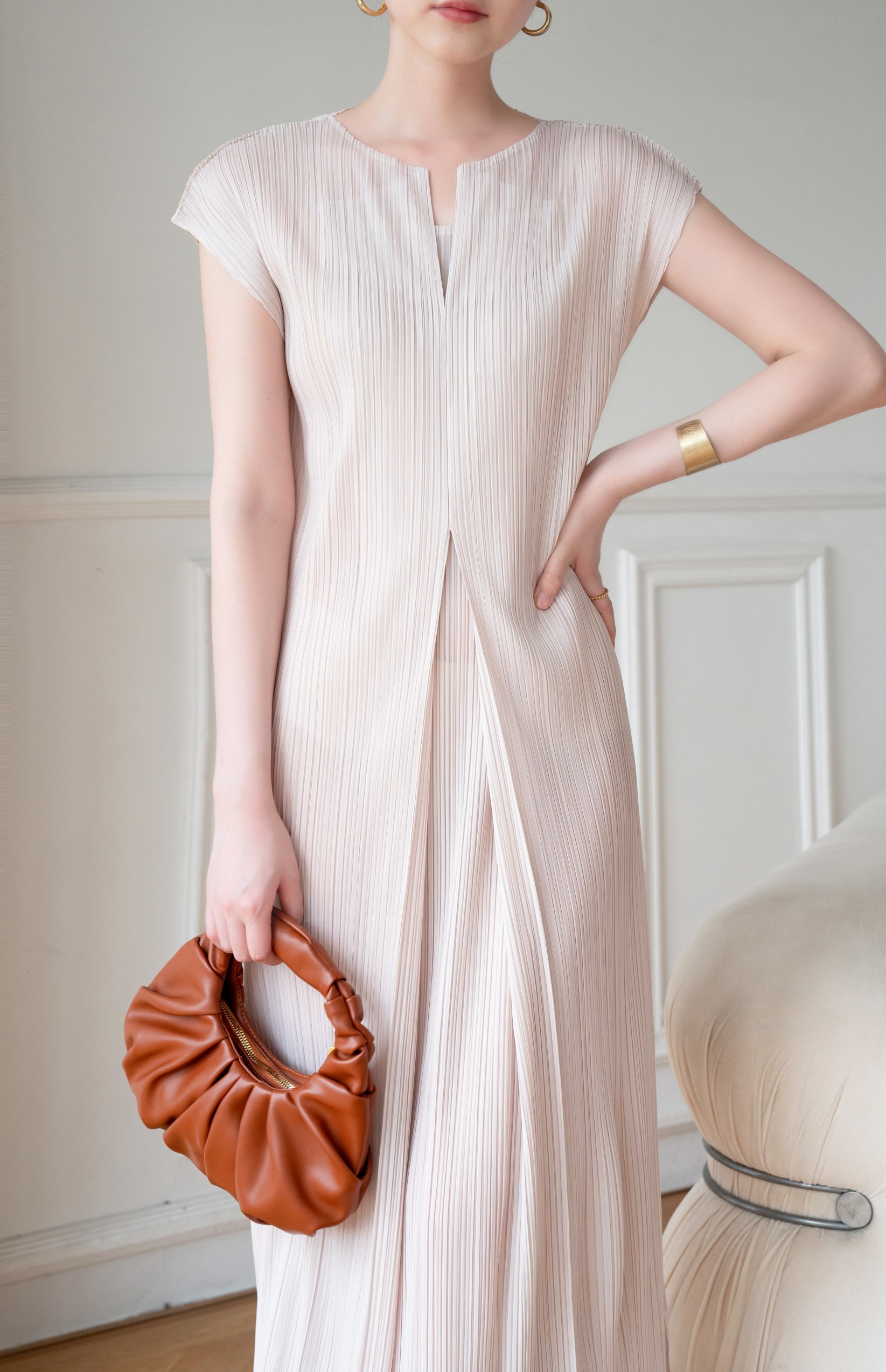 2MUAY รุ่น GJO1530 เดรสพลีทคุณภาพ OPEN NECK CAP SLEEVE PLEATED DRESS 10 สี FREE SIZE