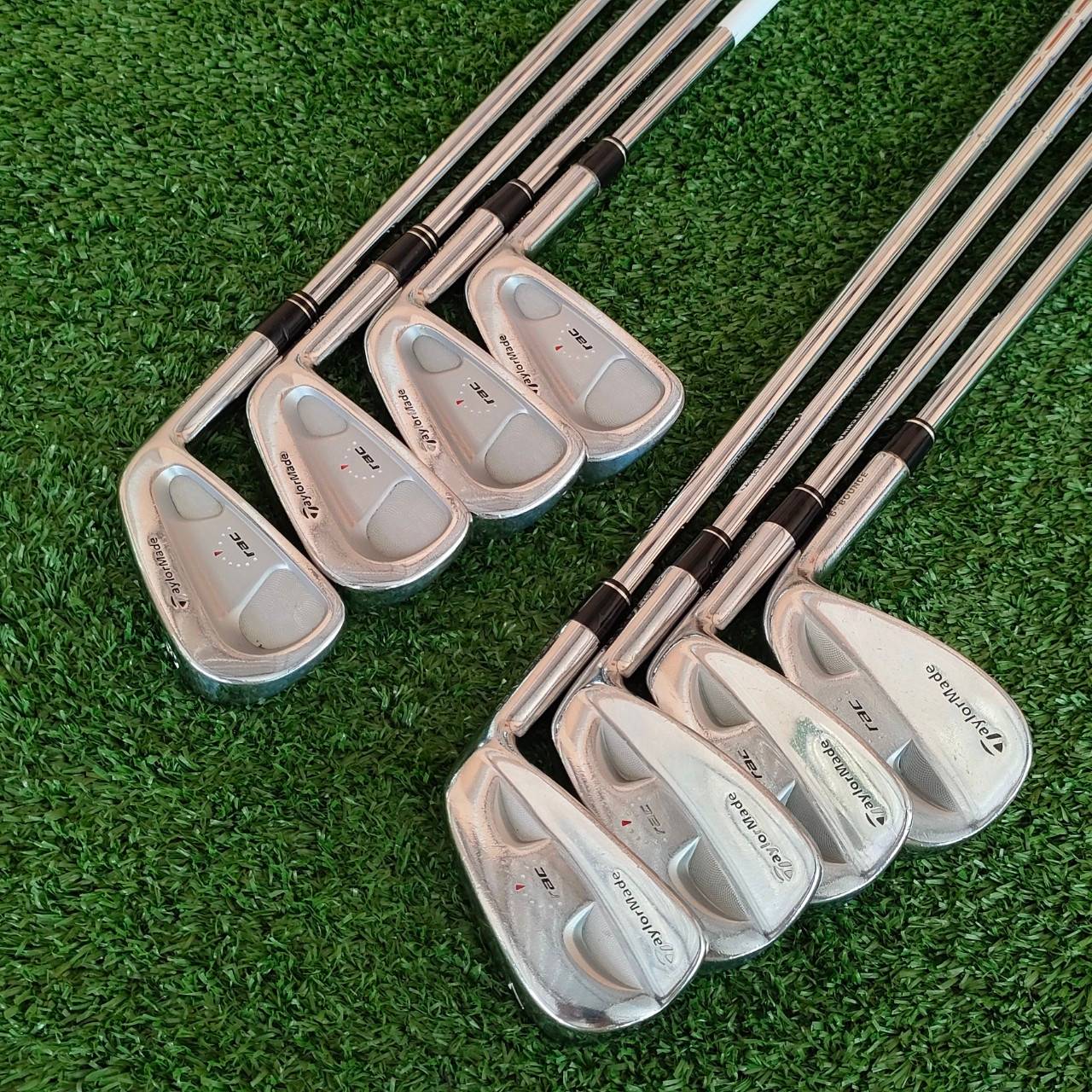 ชุดเหล็ก TAYLORMADE RAC มีเหล็ก 3-9 เเละ PW ก้าน N.S.PRO 950GH FLEX R ชุดนี้สร้างโดยปรมาจารย์ FORGED เหล็กยาวมี CAVITY ตีง่ายมากๆ เหล็กสั้นเป็นใบเบลด คมมากๆครับ