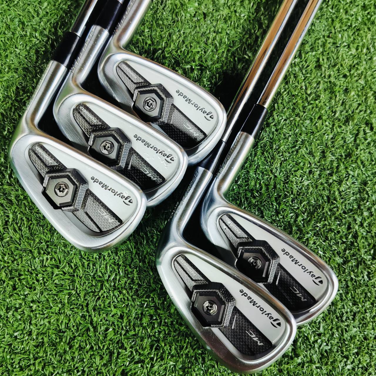 ชุดเหล็ก TAYLORMADE MC FORGED TOUR PREFERRED มีเหล็ก 6 - 9 เเละ PW รุ่นดังน่าโดน ก้าน DYNAMIC GOLD S200 เป็นเหล็ก FORGED ของแบรนด์ Taylormade ไม้กอล์ฟพรีเมี่ยมมือสอง ของแท้ By NakaraLuxurious