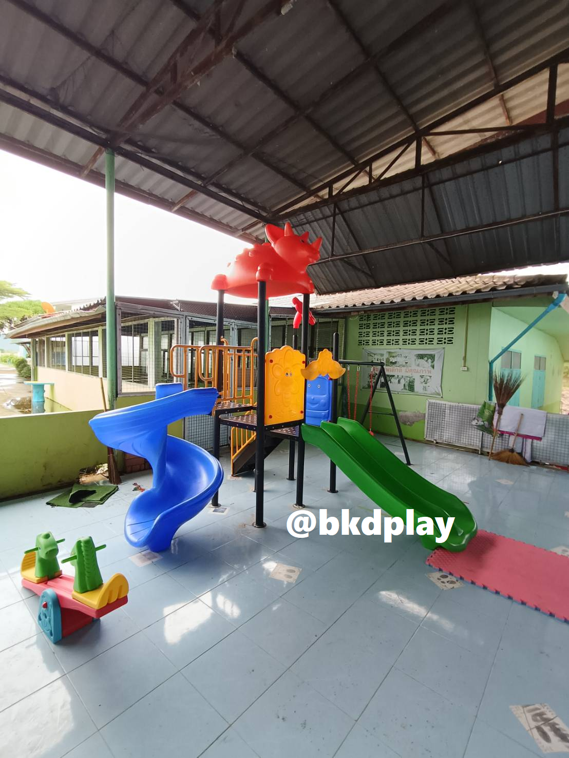 เครื่องเล่นสนามกลางแจ้ง เครื่องเล่นสนามในร่ม, เม่นน้อยกับเหล่าเพื่อนรัก ,สไลเดอร์, กระดานลื่น, ของเล่น,ครุภัณฑ์สนามเด็กเล่น, สพฐ,โครงการโรงเรียนประชารัฐ