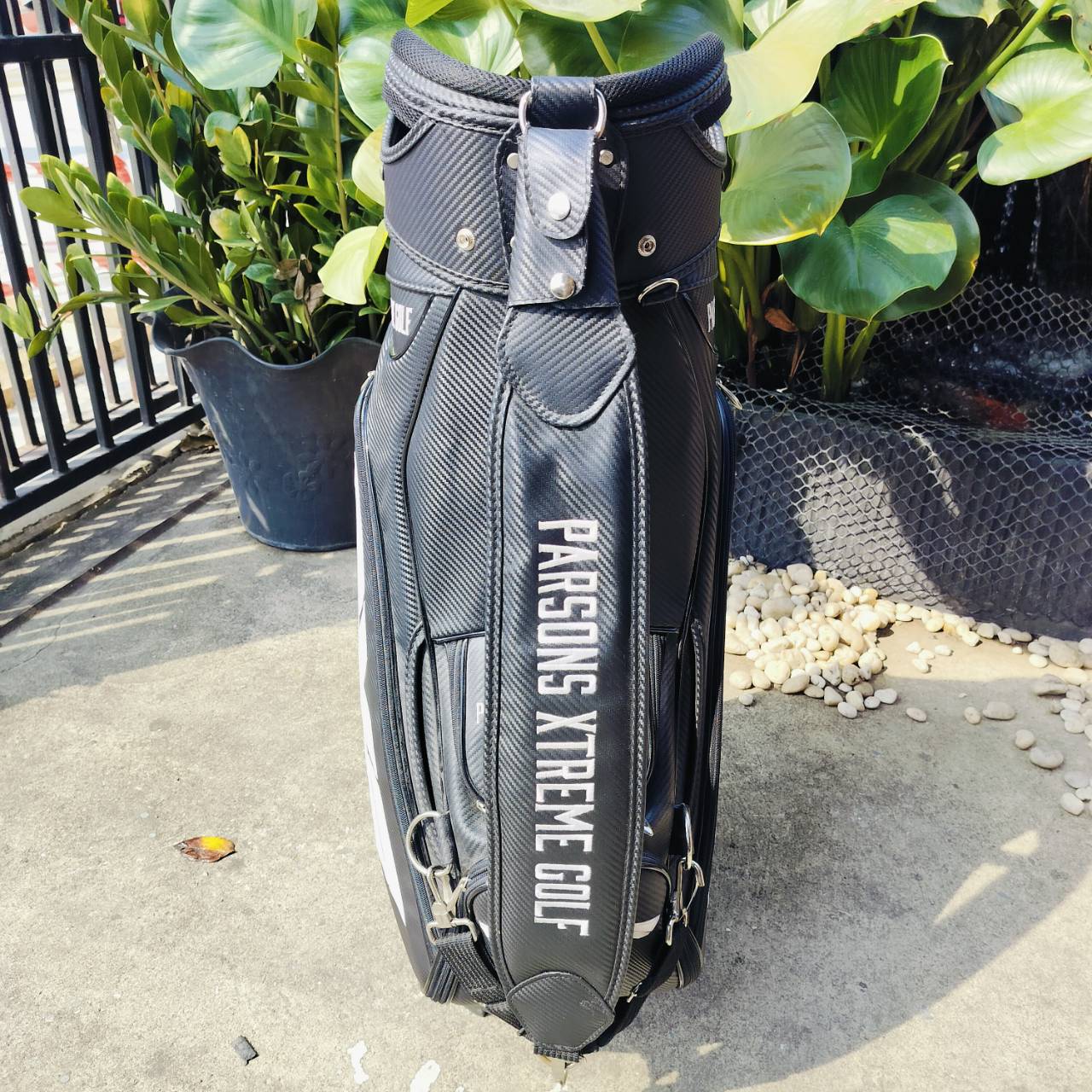 ถุงกอล์ฟ PXG มือสอง ถุงสวยมาก ถุง TOUR ใบใหญ่ ช่องใส่ของเยอะ น้ำหนักเบา กันน้ำ ออกแบบดีมากๆ