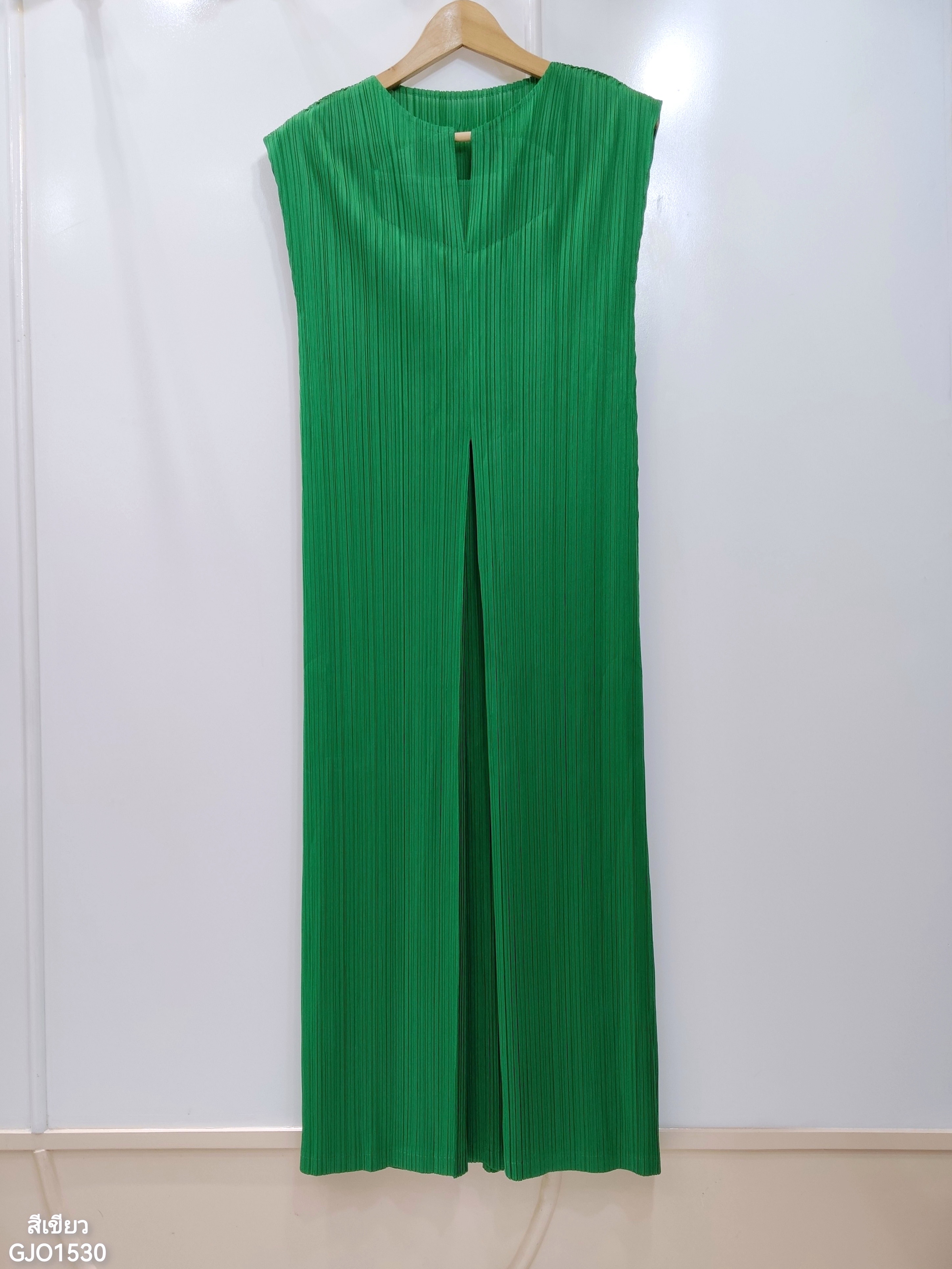 2MUAY รุ่น GJO1530 เดรสพลีทคุณภาพ OPEN NECK CAP SLEEVE PLEATED DRESS 10 สี FREE SIZE