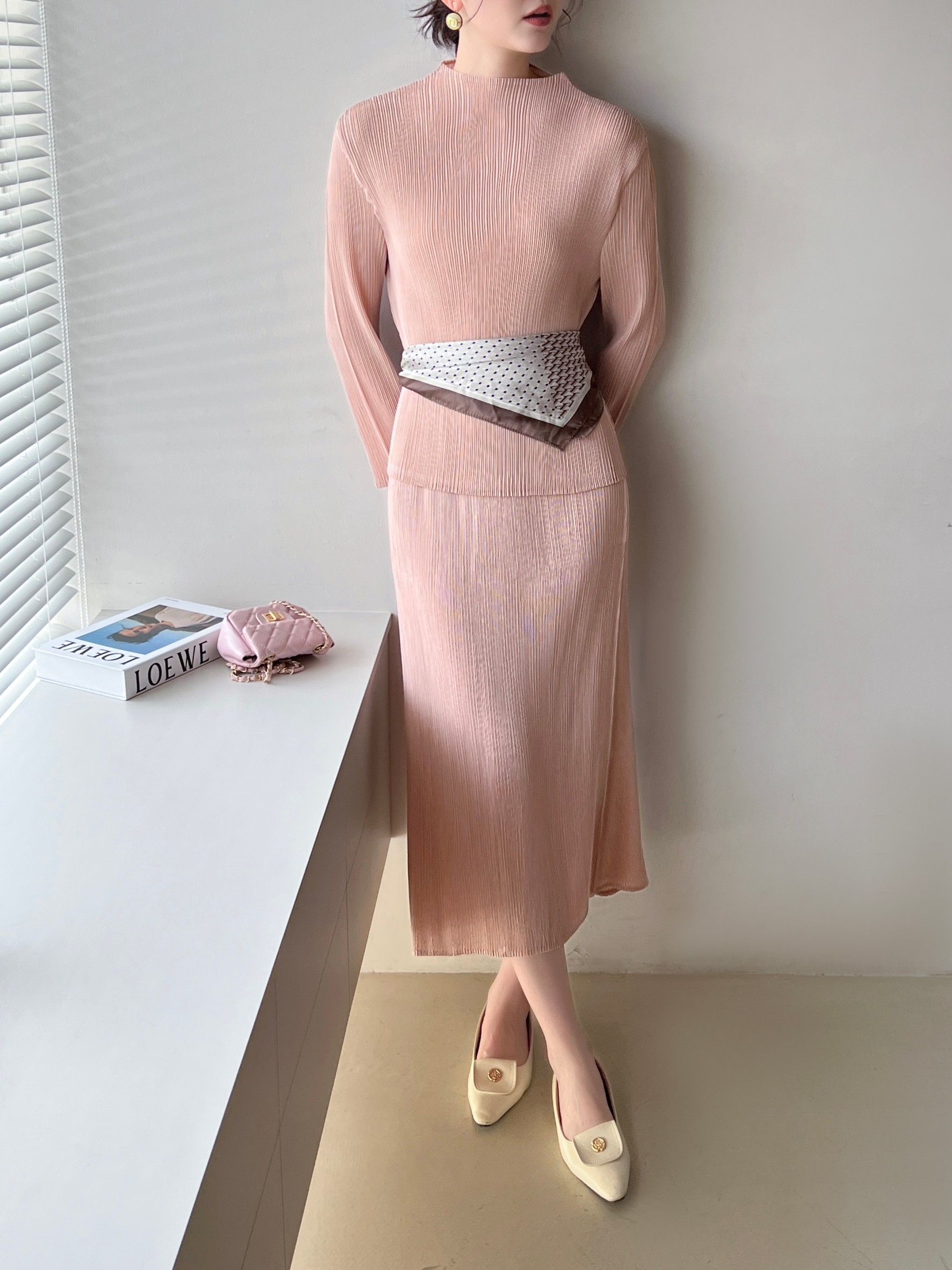 ปรับราคาลง20%!! 2MUAY รุ่น GJO11032/ GJO11044 เซ็ตพลีทผ้าแมตต์ HIGHNECK LONGSLEEVE TOP WITH PENCIL SKIRT PLEATED SET 10 สี FREE SIZE