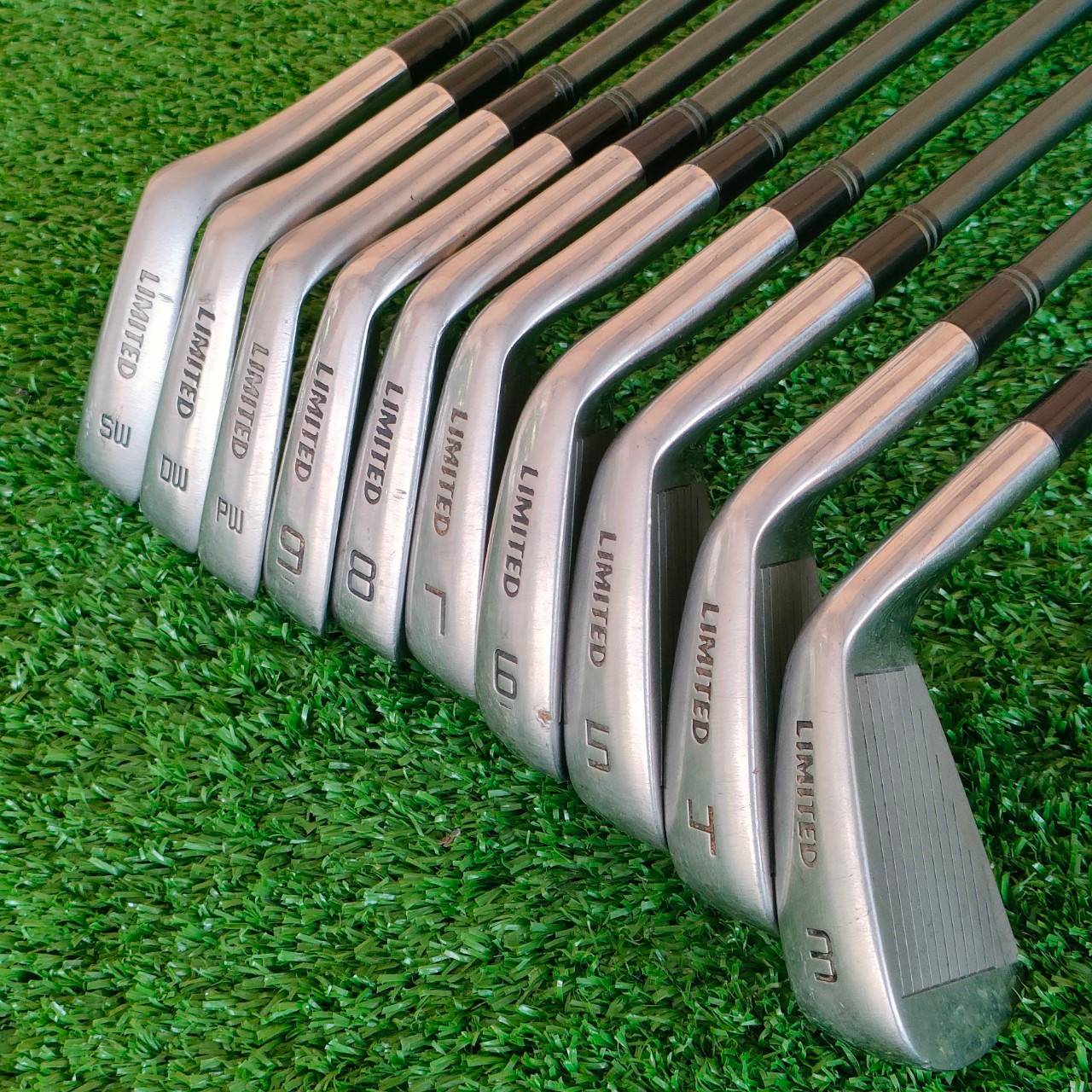 ** ไม้กอล์ฟสำหรับท่านที่ถนัดซ้าย** ชุดเหล็ก LIMITED ORAION HIMOMENT 100-ST มีเหล็ก 3 - 9 เเละ PW เเละ AW SW ก้าน MIDDLE KICK FLEX S