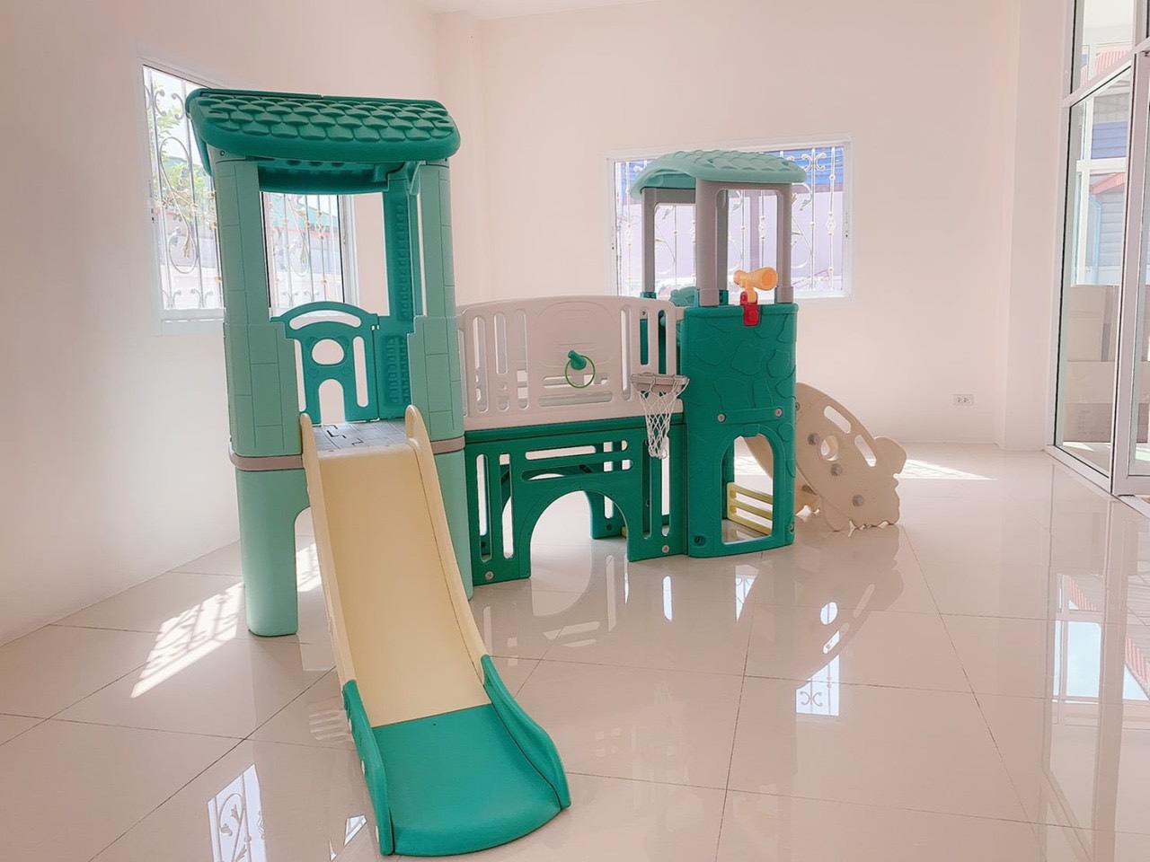 ส่งฟรี บ้านสไลเดอร์ปีนป่าย บ้านน้อย2ชั้น คละสี เลือกสีได้ ราคาต่อ1ชุด กระดานลื่นเด็ก เครื่องเล่นสนามกลางแจ้ง-ในร่ม พร้อมส่ง