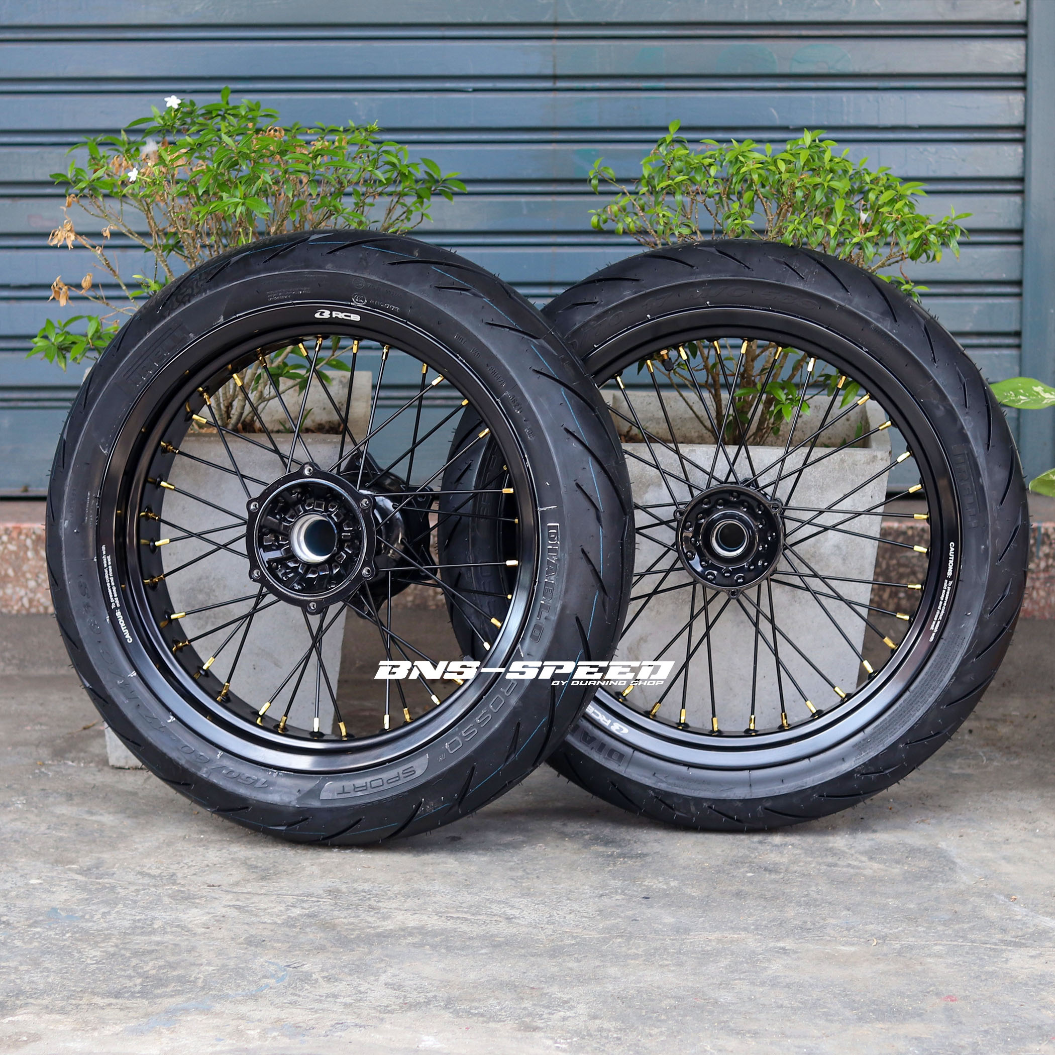 ชุดล้อโมตาด WR155R พร้อมยาง Pirelli Rosso Sport