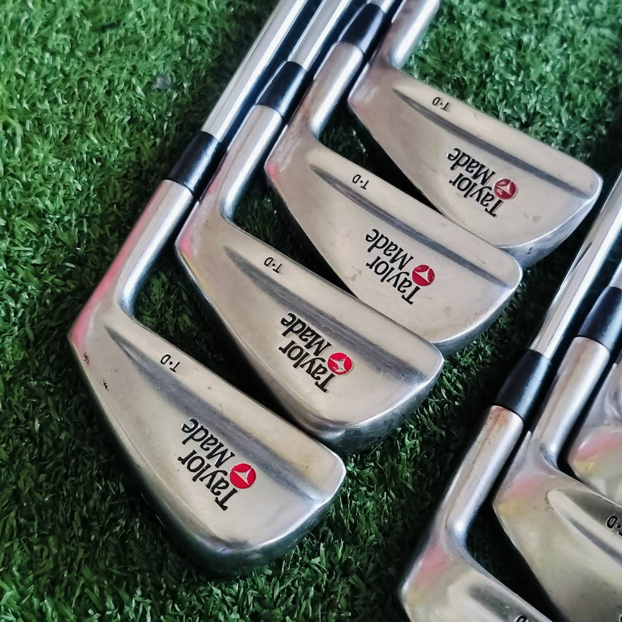ชุดเหล็ก Taylormade Tour Preferred Forged มีเหล็ก 3 4 5 6 7 8 9 สภาพสวยจัด คลาสสิค ก้าน DYNAMIC GOLD R300 เดิมทั้งชุดเลยค่ะ ไม้กอล์ฟพรีเมี่ยมมือสอง ของแท้ By NakaraLuxurious