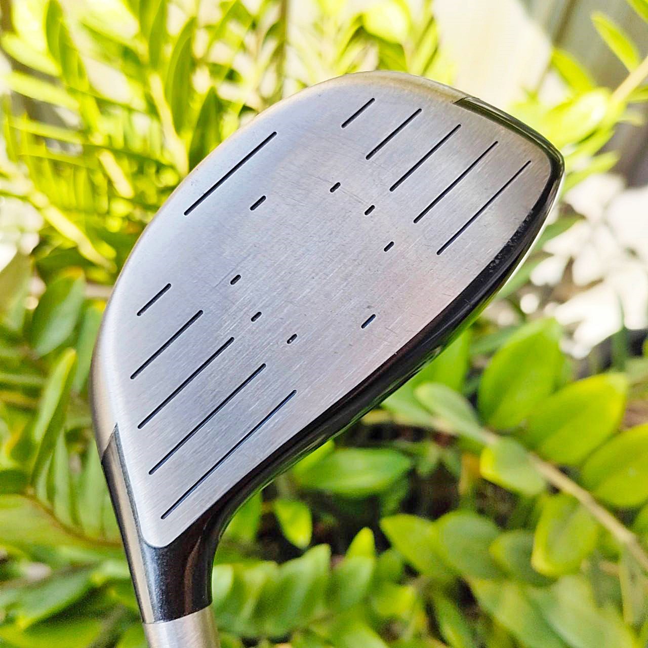 DRIVER TITLELIST TITANIUM 983K องศา 8.5 ก้าน GRAPHITE DESIGND YS-6 FLEX S ก้านดีพรีเมี่ยม หัวใหญ่มาก หน้าสัมผัสกว้าง หน้าเด้ง TITANIUM วางแนวไว้ได้ดี ระยะก็ดีมาก เสียงเพราะ มี COVER เดิมๆ ไม้กอล์ฟพรีเมี่ยมมือสอง By NakaraLuxurious