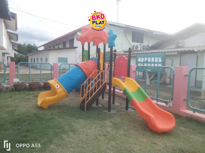 เครื่องเล่นสนามกลางแจ้ง-ในร่ม, ชุดปลาดาวหรรษา สนามเด็กเล่น ,เครื่องเล่นสนามกลางแจ้งในร่มราคาถูก, เครื่องเล่นสนามปฐมวัย, playground, outdoorplayground ครุภัณฑ์สนามเด็กเล่น, สพฐ,โครงการโรงเรียนประชารัฐ
