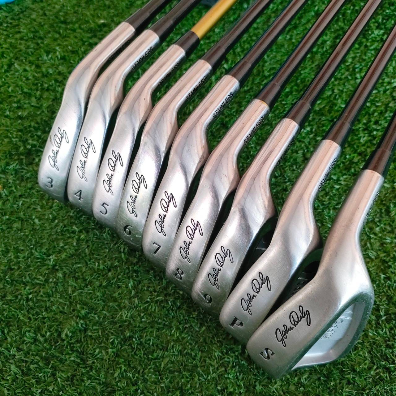 ชุดเหล็ก HIPPO John Daly มีเหล็ก 3-9 เเละ PW SW ก้าน HIPPO POWER FLEX R เป็นรุ่นที่ John Daly ไม้กอล์ฟมือสอง ของแท้ BY NakaraLuxurious