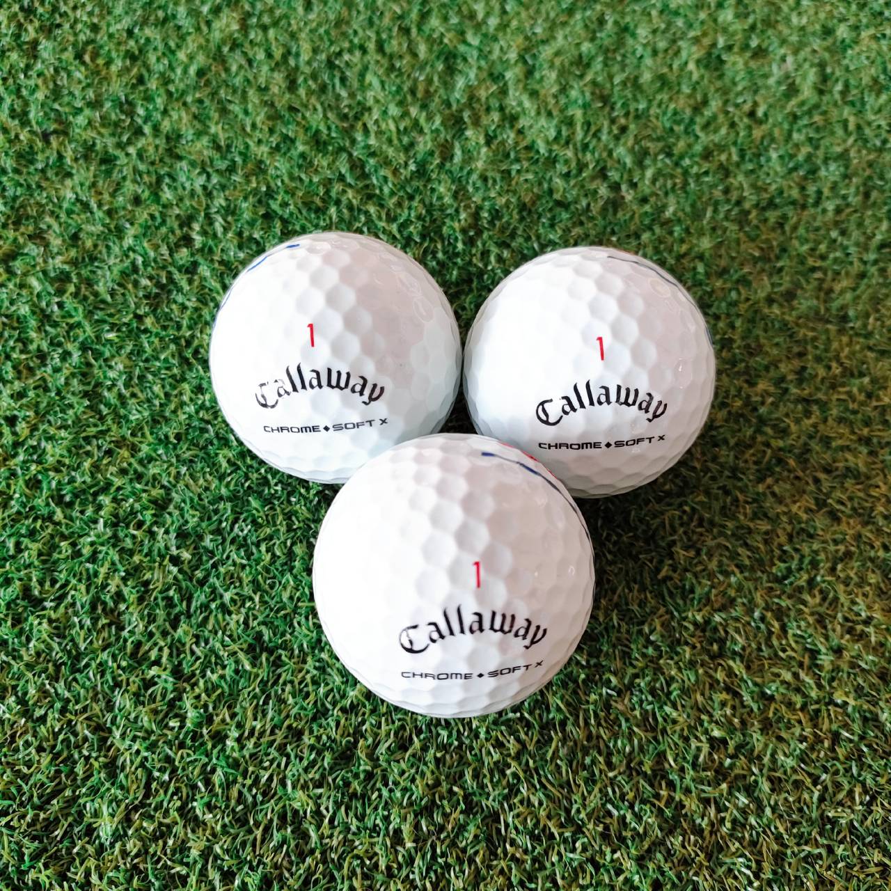ลูกกอล์ฟ CALLAWAY CHROME SOFT X GOLF BALL มีเส้นเล็ง Triple Track รุ่นใหม่!! ลูกใหม่ 1 กล่องมี 12 ลูก