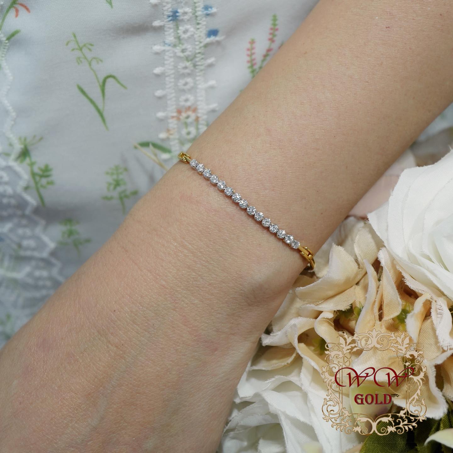 สร้อยข้อมือเพชรแถว^^