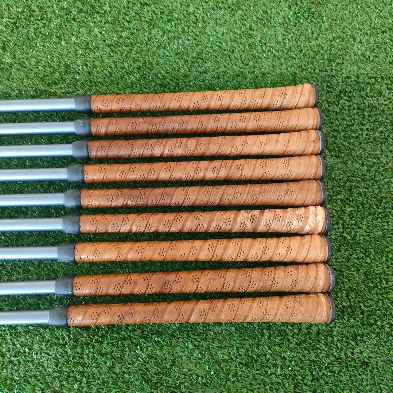 ชุดเหล็ก HES HYPER ELASTIC STEEL มีเหล็ก 3-9 เเละ PW SW ก้าน LITE TOUCH FLEX R ก้านเบามาก เน้นตีแบบสบายที่สุด ไม้กอล์ฟมือสอง ของแท้ BY NakaraLuxurious