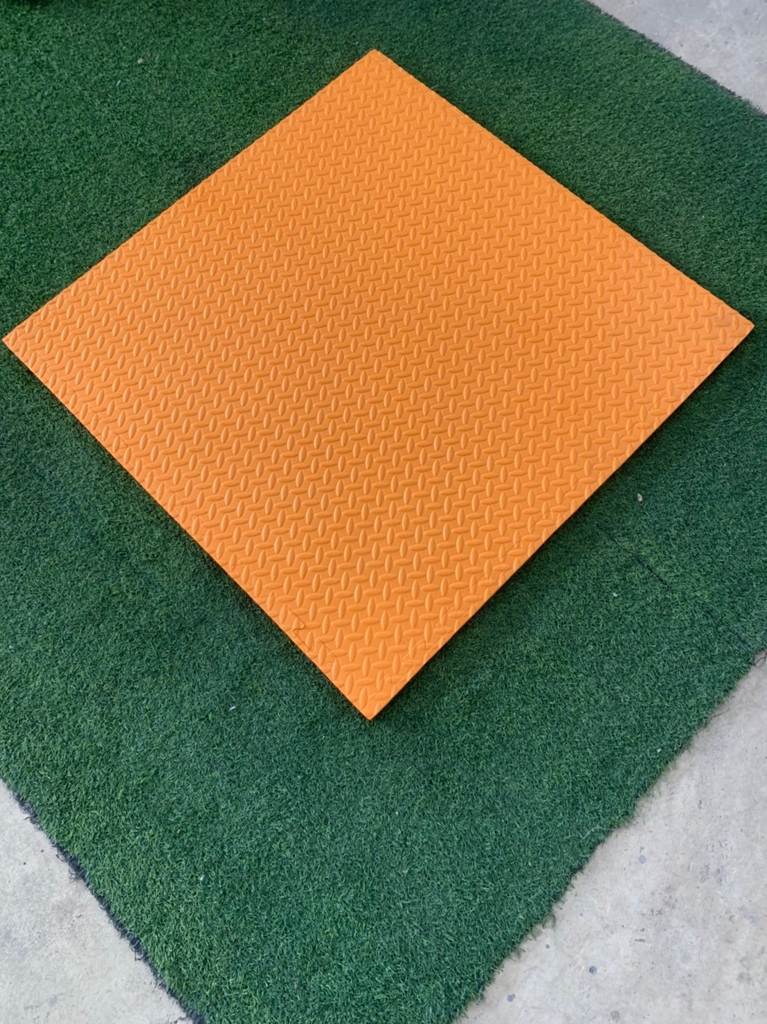 แผ่นโฟมปูพื้นกันกระแทก จิ๊กซอ EVA (งานนำเข้า) 20 มล 100x100 หนา2 ซม. ,แผ่นกันกระแทก,แผ่นโฟมปูพื้น, โฟมปูพื้น,จิ๊กซอว์ปูพื้น, แผ่นรองคลาน สำหรับเครื่องเล่นสนามในร่ม ห้องเด็กเล่น พร้อมส่ง ราคาโรงงาน