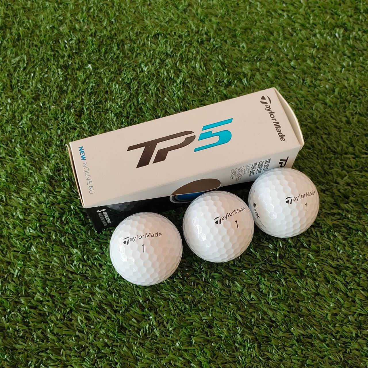 ลดล้างสต๊อก !!! ลูกกอล์ฟ TAYLORMADE TP5 ของใหม่ของศูนย์ มีหลอดเดียว