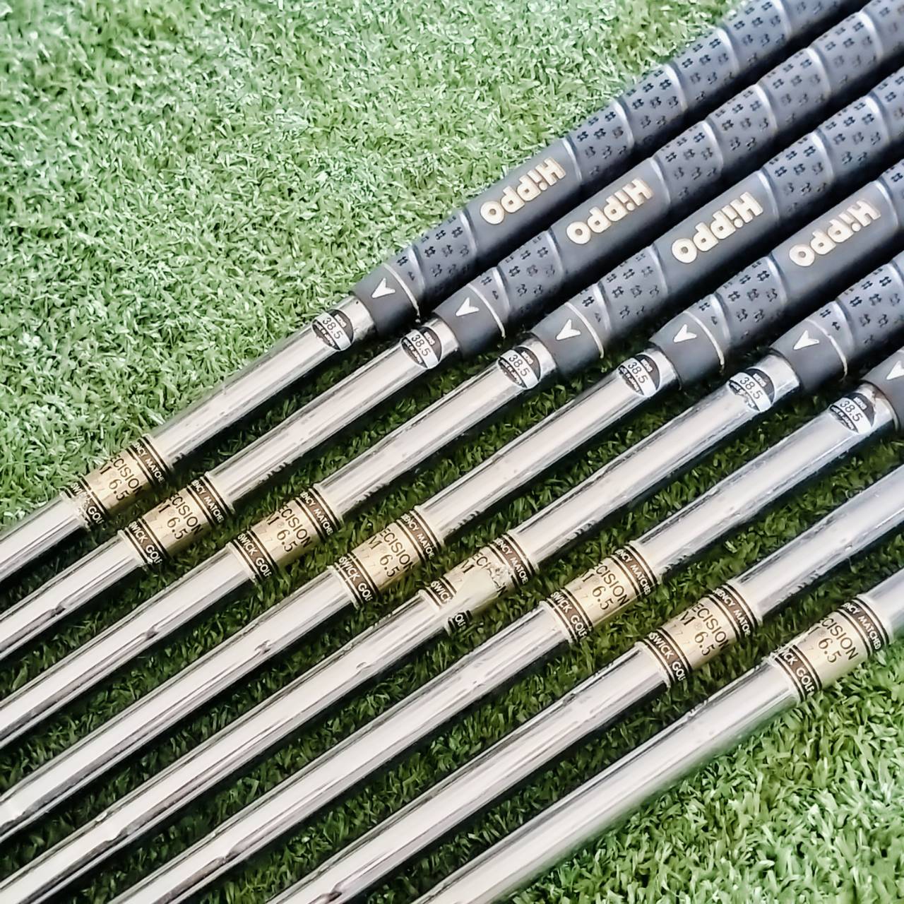 ชุดเหล็ก BRIDGESTONE JS Classical edition FORGED มีเหล็ก 3 4 5 6 7 8 9 PW ก้าน PRECISION 6.5 ก้านดีมากๆ ได้ฟีลลิ่งและเข้ากับหัวมากๆค่ะ ไม้กอล์ฟพรีเมี่ยมมือสอง ของแท้ By NakaraLuxurious