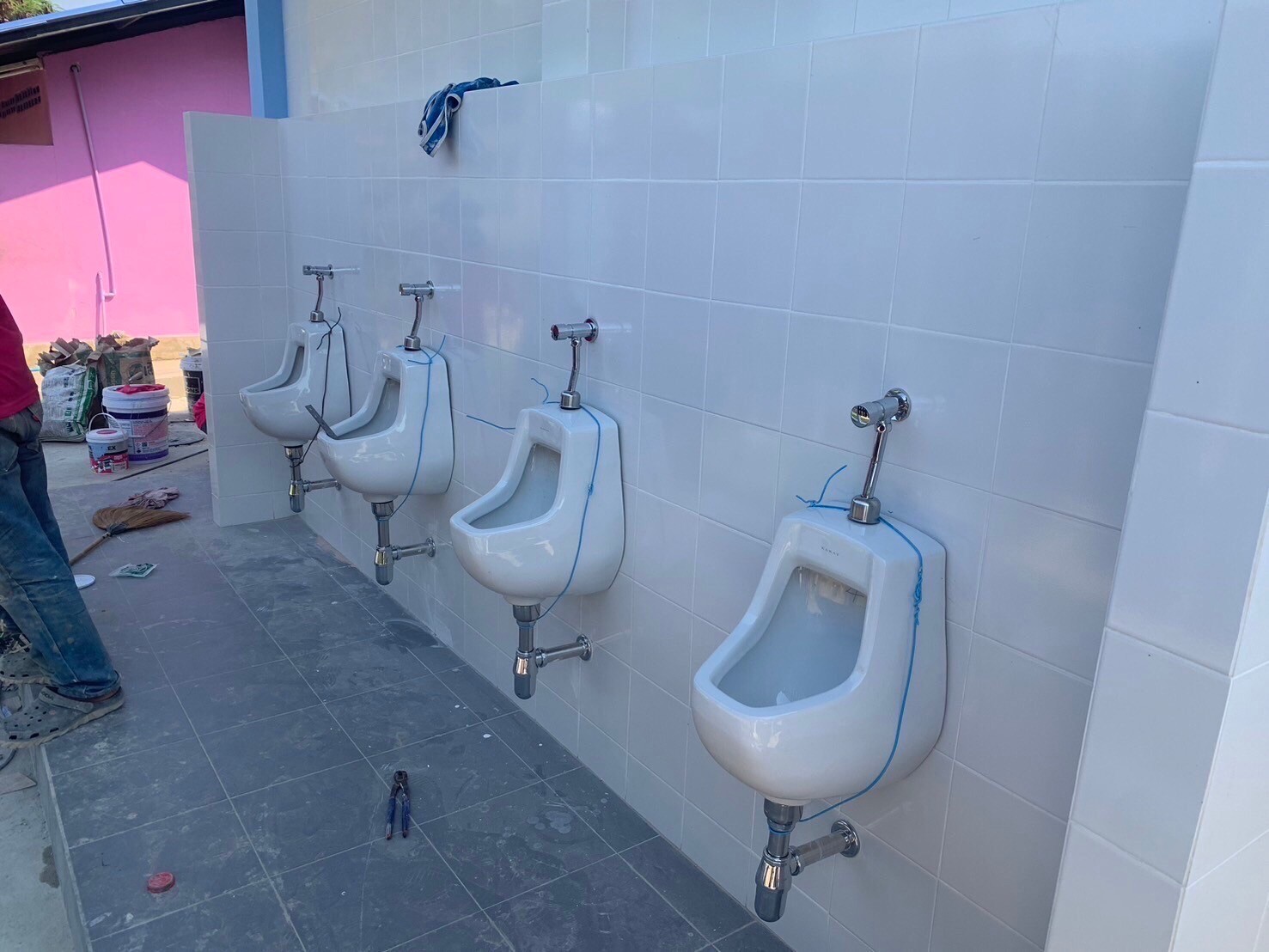 งานสร้างห้องน้ำ รร.วัดหนองเสือ อ.บ้านโป่งจ.ราชบุรี