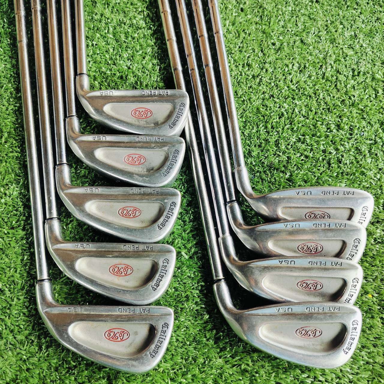 ชุดเหล็ก Callaway S2H2 สุดคลาสสิค เป็นตัวต้นตำหรับ PAT PEN เอกสิทธิ์ ก้านชุดเหล็กแบบเสียบเจาะทะลุ สภาพสวยมาก เดิมทุกอย่าง ก้านเดิม มีเหล็ก 3 4 5 6 7 8 9 P S ได้ทั้งหมด 9 ชิ้น ไม้กอล์ฟพรีเมี่ยมมือสอง ของแท้ By NakaraLuxurious