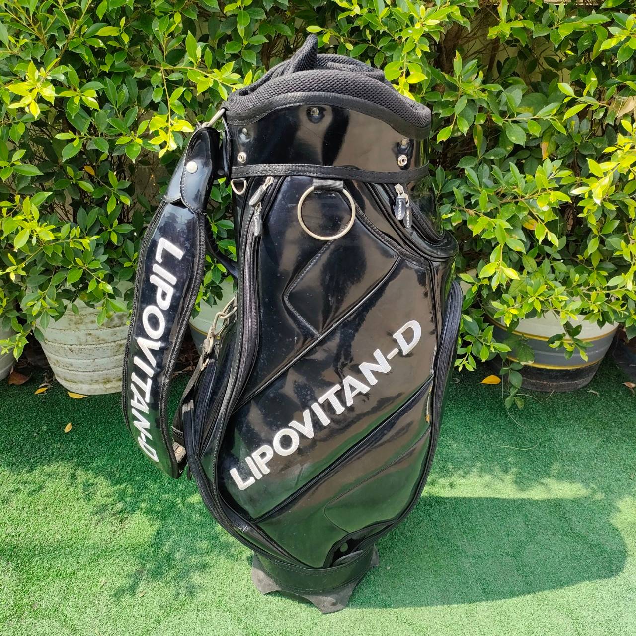 ถุงกอล์ฟ LIPOVITAN- D หนังเเก้ว มือสอง
