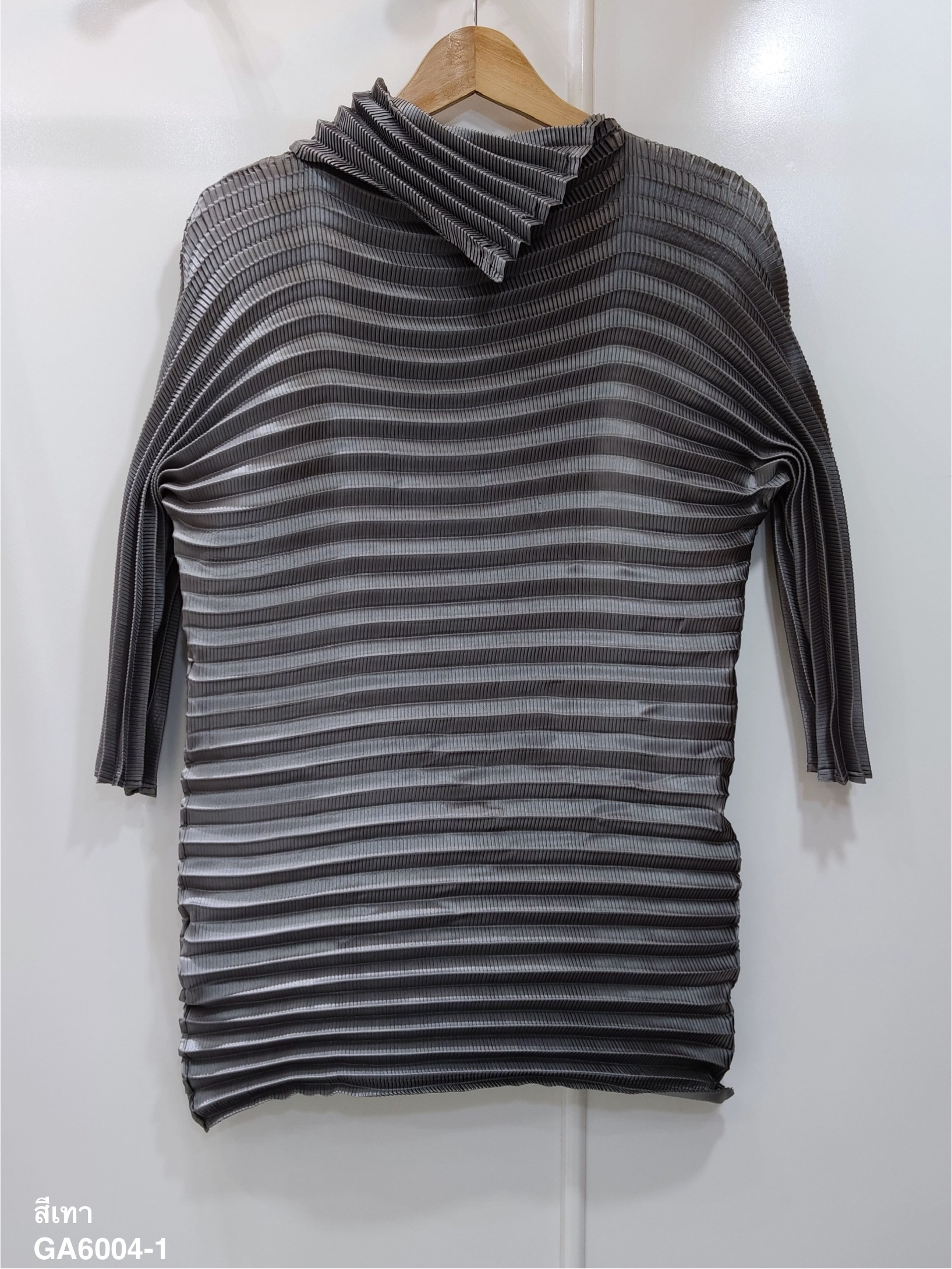 ปรับราคาลง40%!! 2MUAY GA6004-1 เสื้อพลีทคุณภาพ FOLD OVER NECK PLEATED TOP 3 สี FREE SIZE