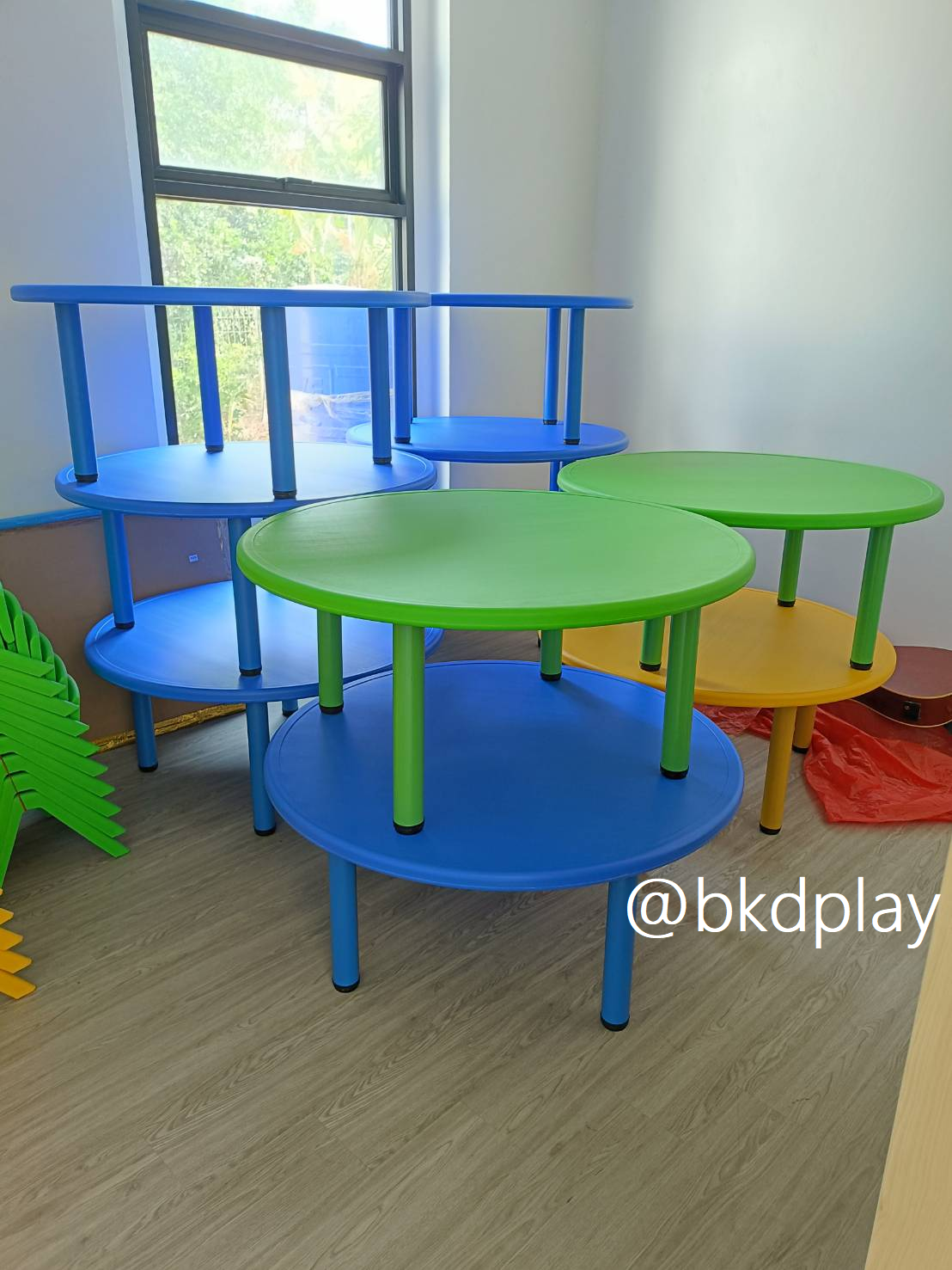 โต๊ะกลมขนาดใหญ่ โต๊ะนักเรียนอนุบาล ขาเหล็ก สินค้าพร้อมส่ง คิดค่าส่งตามจริง สินค้าราคาโรงงาน
