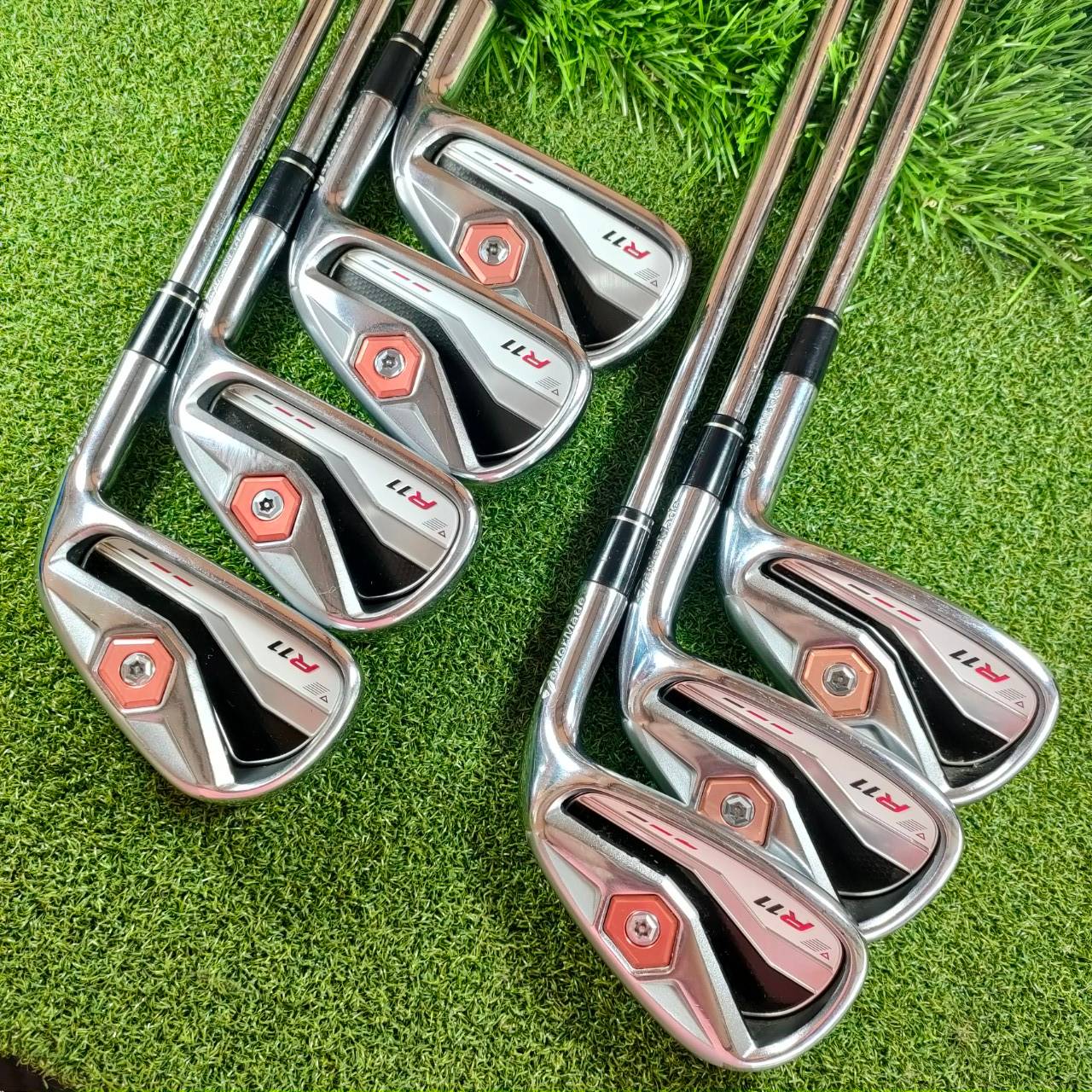 ชุดเหล็ก TAYLORMADE R11 มีเหล็ก 4 - PW สภาพสวยเลยครับ ก้าน N.S.PRO 950GH FLEX R ตีดี ตีง่าย ตีไกลครับ สวยๆนานๆเข้ามา