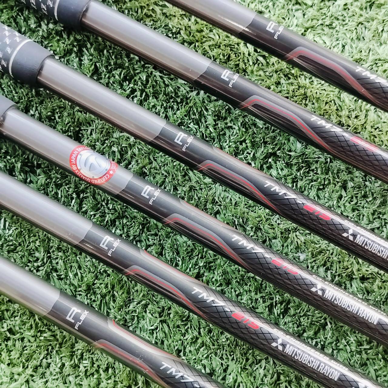 ชุดเหล็ก Taylormade RSi2 Forged สภาพสวยมาก เดิมๆทุกชิ้นเลยค่ะ มีเหล็ก 6 ชิ้น 5-6-7-8-9-PW ก้านกราไฟต์ TM7-215 FLEX R เป็นชุดเหล็กที่ชดเชยความผิดพลาดสูงสุด จากเทคโนโลยีที่ล้ำสมัยของ Taylormade ไม้กอล์ฟพรีเมี่ยมมือสอง ของแท้ By NakaraLuxurious
