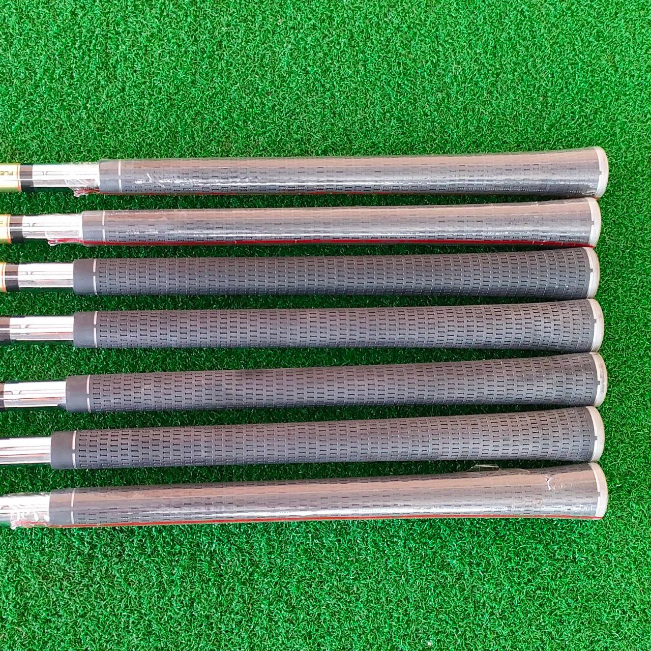 ชุดเหล็ก TAYLORMADE M2 สภาพสวยมากๆๆๆๆ 95 % ได้ครับ มีเหล็ก 5-9 เเละ PW SW ก้าน REAX 90 FLEX S