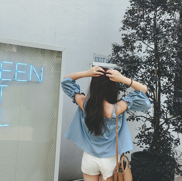 เสื้อปาดไหล่ ยีนส์สุดเซ็กซี่ๆๆ น่ารักค่ะ งานดีงานเนี๊ยบจร้า